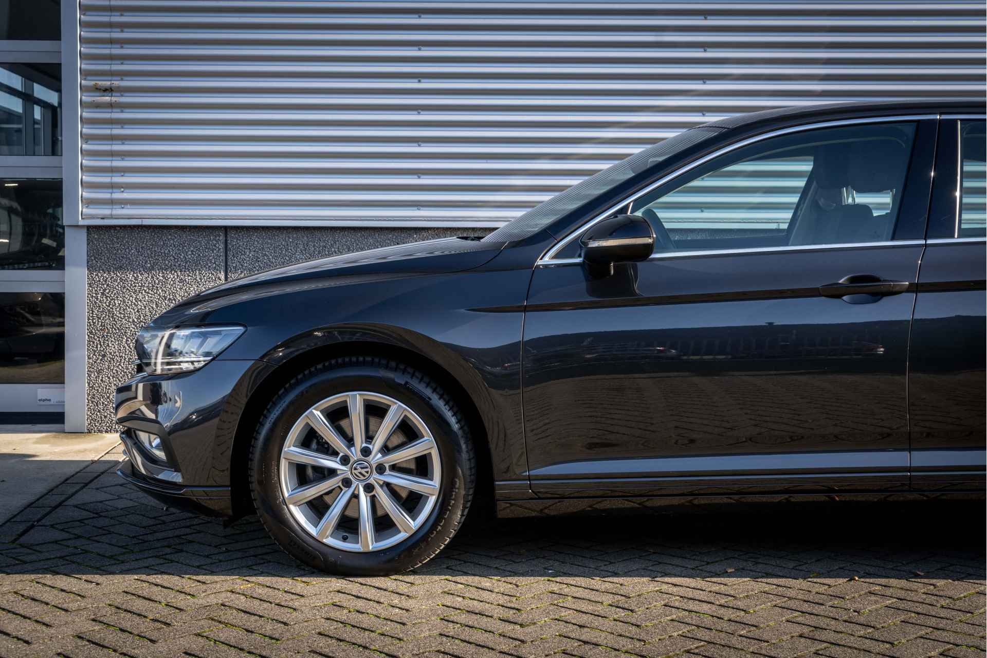 Volkswagen Passat 1.5 TSI 150PK DSG Comfort Business | Camera| ACC| Stoelverwarming| - 12/39