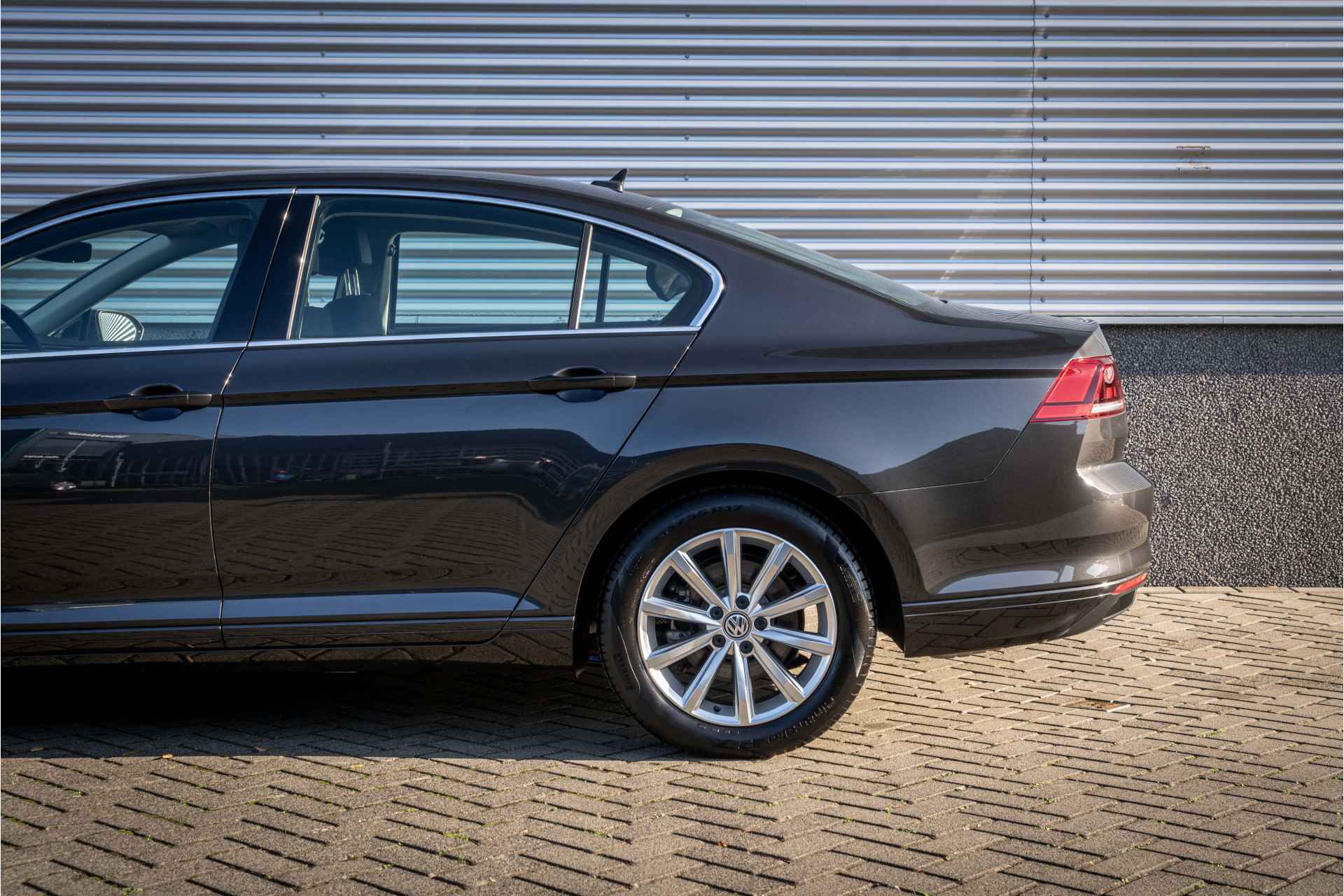 Volkswagen Passat 1.5 TSI 150PK DSG Comfort Business | Camera| ACC| Stoelverwarming| - 13/39