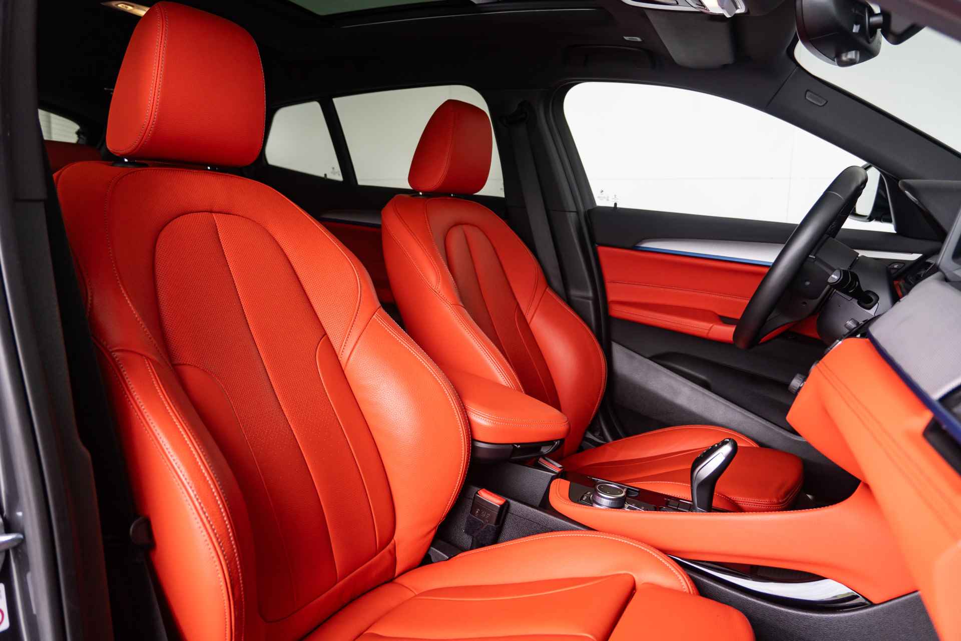 BMW X2 sDrive 20i Aut. High Executive M Sportpakket Head Up Display / Glazen Panoramadak / Comfort Acces / 20inch - 8/44