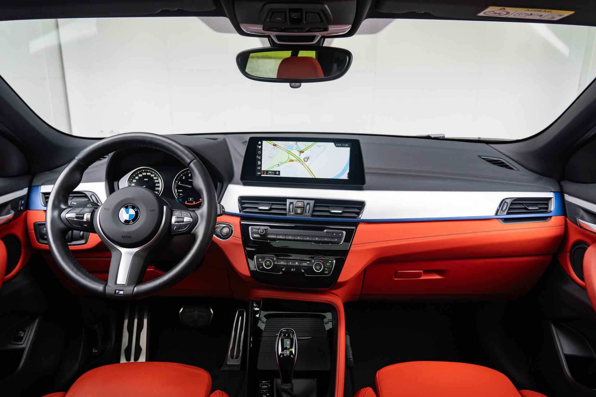 BMW X2 sDrive 20i Aut. High Executive M Sportpakket Head Up Display / Glazen Panoramadak / Comfort Acces / 20inch - 9/44