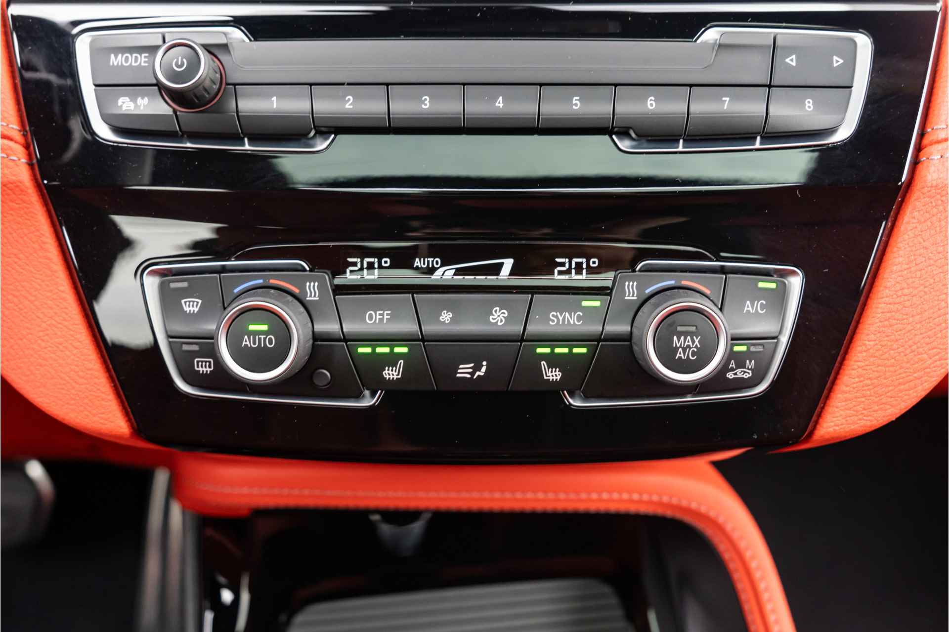 BMW X2 sDrive 20i Aut. High Executive M Sportpakket Head Up Display / Glazen Panoramadak / Comfort Acces / 20inch - 13/44