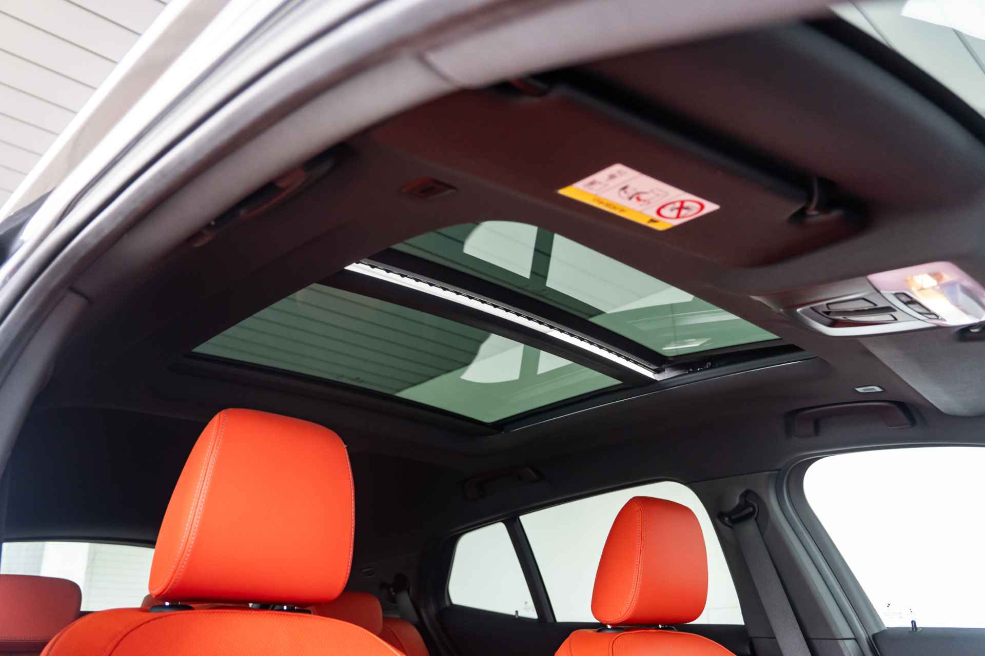 BMW X2 sDrive 20i Aut. High Executive M Sportpakket Head Up Display / Glazen Panoramadak / Comfort Acces / 20inch - 15/44