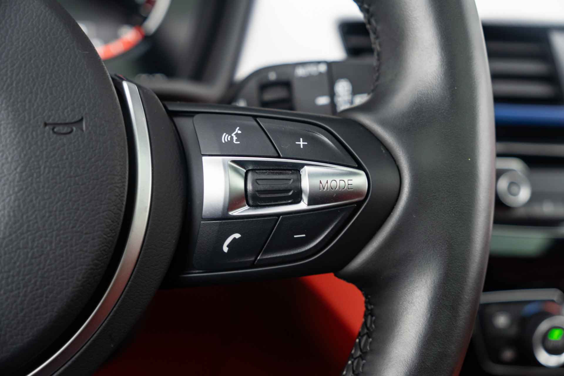 BMW X2 sDrive 20i Aut. High Executive M Sportpakket Head Up Display / Glazen Panoramadak / Comfort Acces / 20inch - 21/44