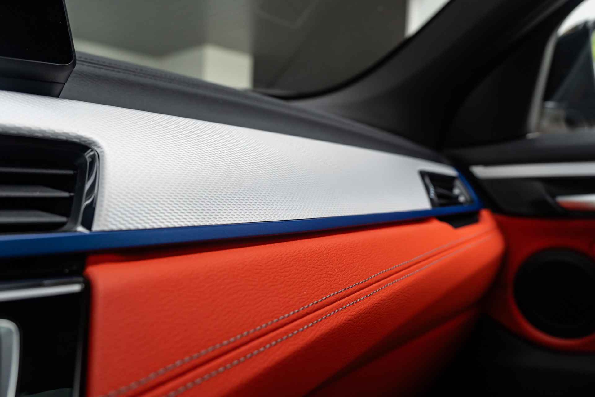 BMW X2 sDrive 20i Aut. High Executive M Sportpakket Head Up Display / Glazen Panoramadak / Comfort Acces / 20inch - 31/44