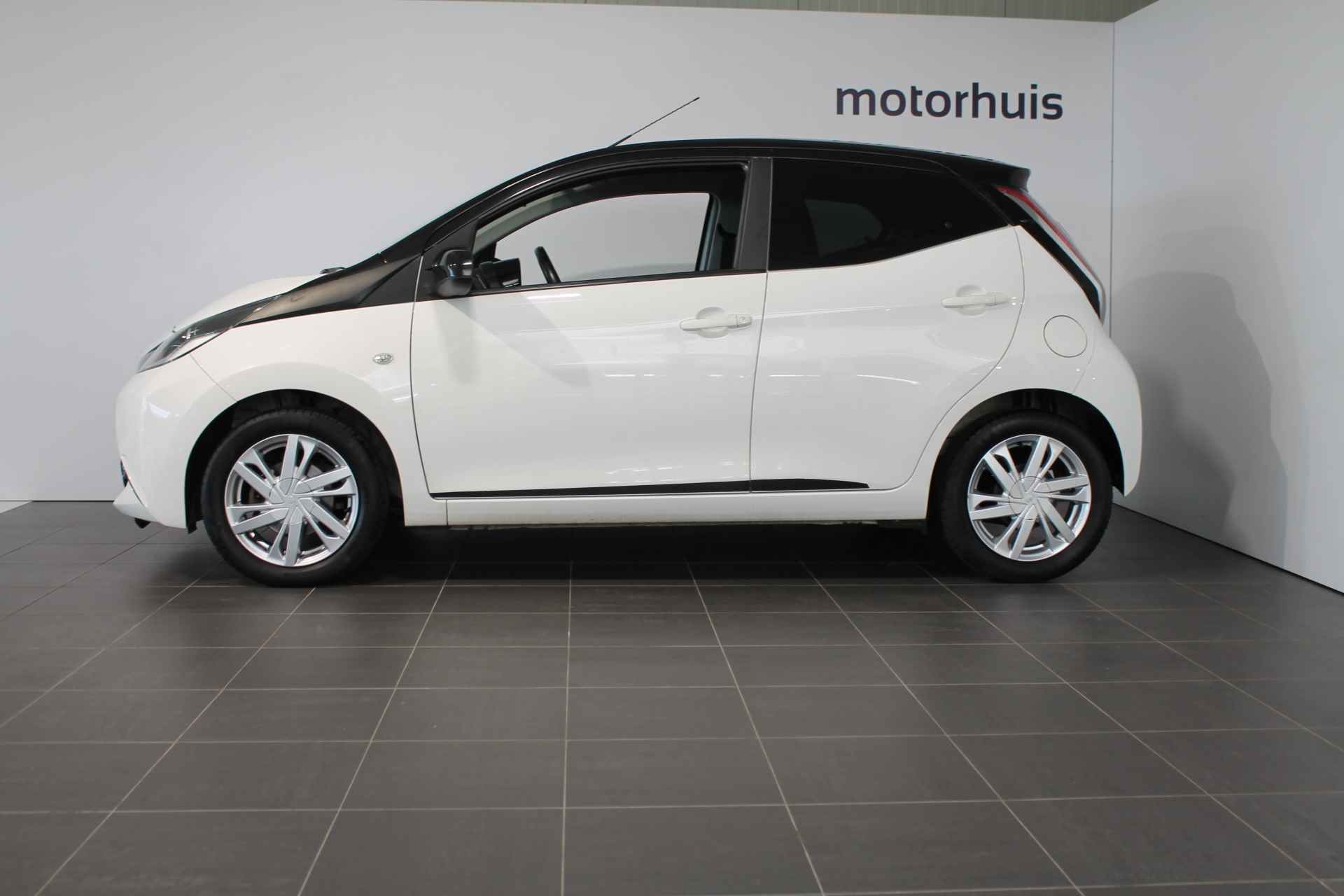 Toyota Aygo 1.0 VVT-i 69pk 5D x-cite - 2/24