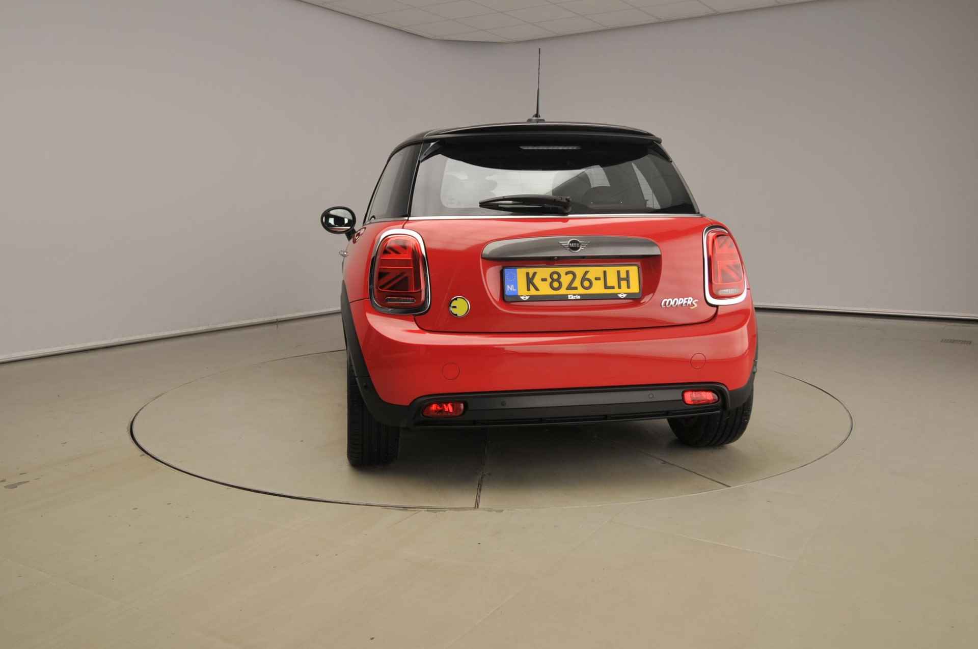 Mini 3-deurs Cooper SE Navigatie / Sportstoelen / Camera / PDC / Climate / Cruise / LED / Alu wielen 17 inch - 4/42