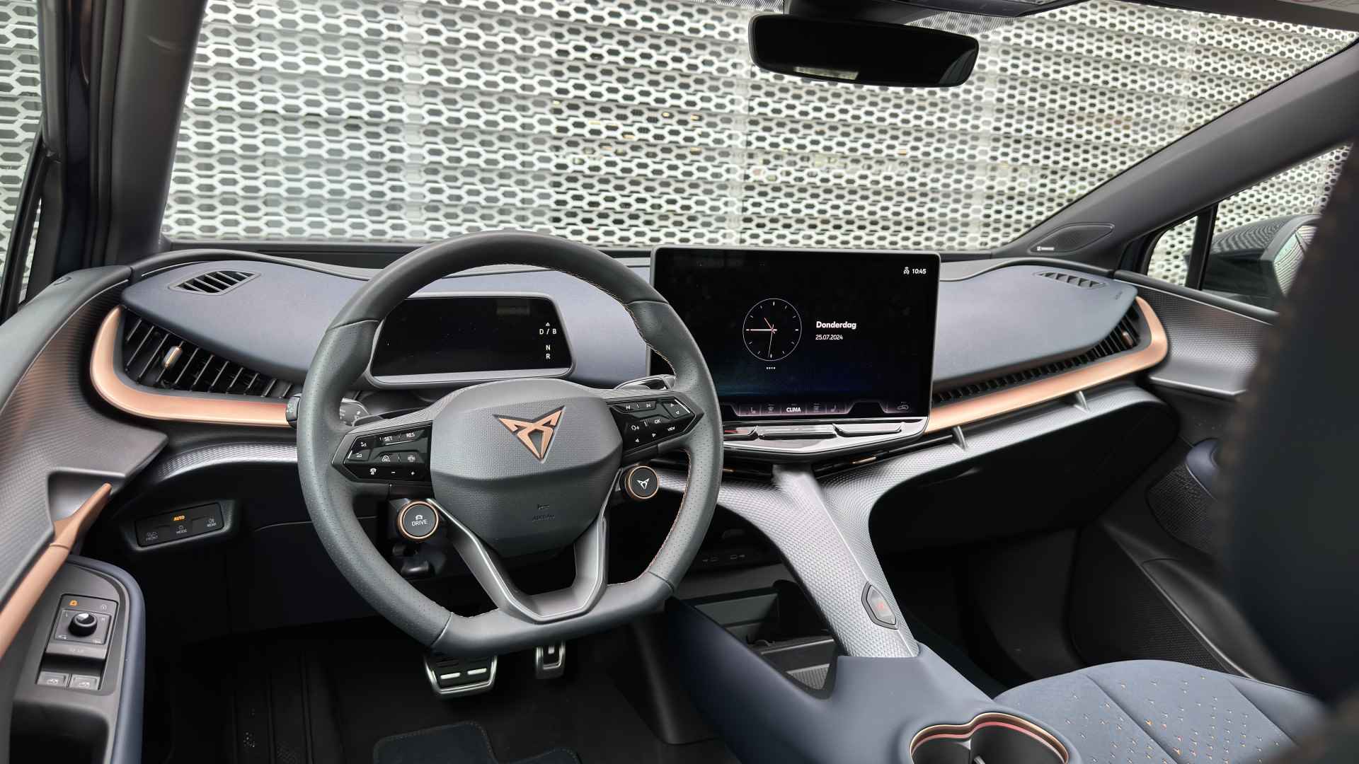 CUPRA Tavascan Adrenaline 82 kWh / 360 graden camera / Panoramadak / Verwarmbare voorstoelen - 27/28