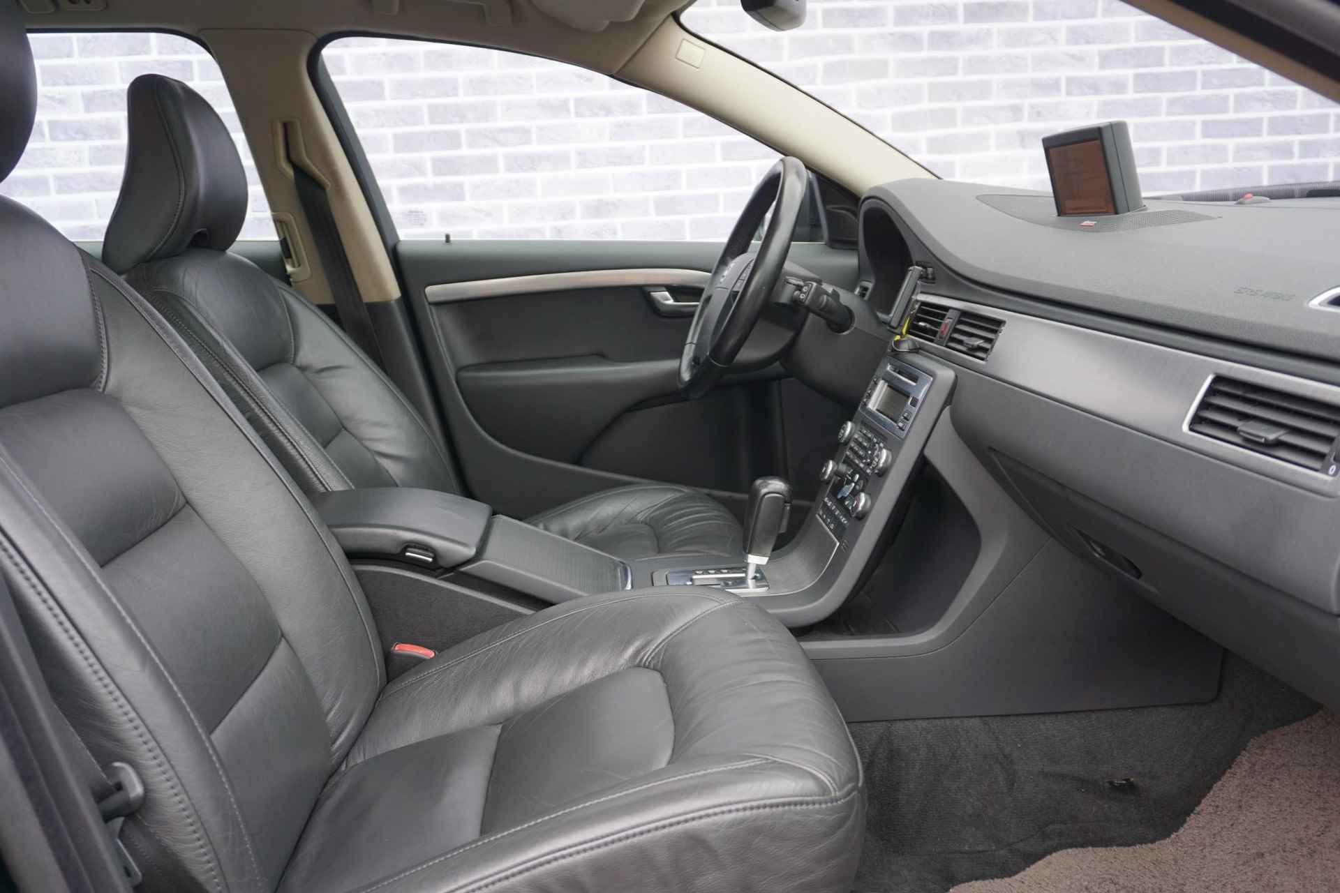 Volvo V70 3.0 T6 AWD Summum | Youngtimer | Adaptive Cruise Controle | Leder | Memory | Bi Xenon | Trekhaak | - 6/30