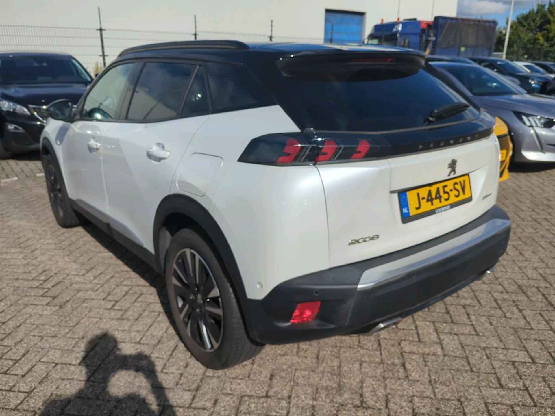 Peugeot 2008 1.2 PureTech GT-Line VERWACHT 130pk | Navigatie | Camera | Carplay - 4/13