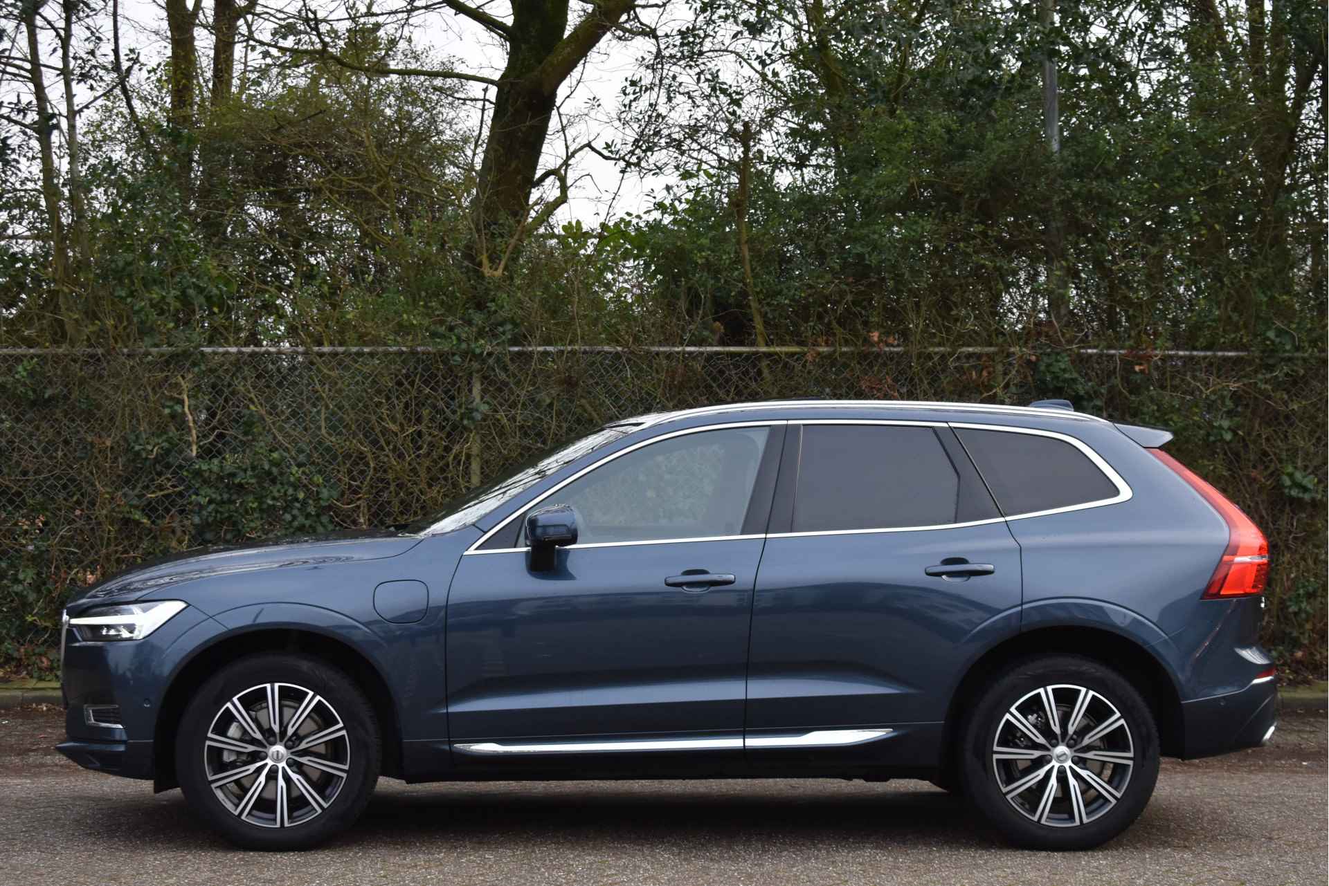 Volvo XC60 2.0 Recharge T8 AWD Inscription | Vol | NL-Auto | HUD | Elekt.haak | Pano | Luchtvering | B&W | 360 gr.camera | Carplay | Full LED - 4/71