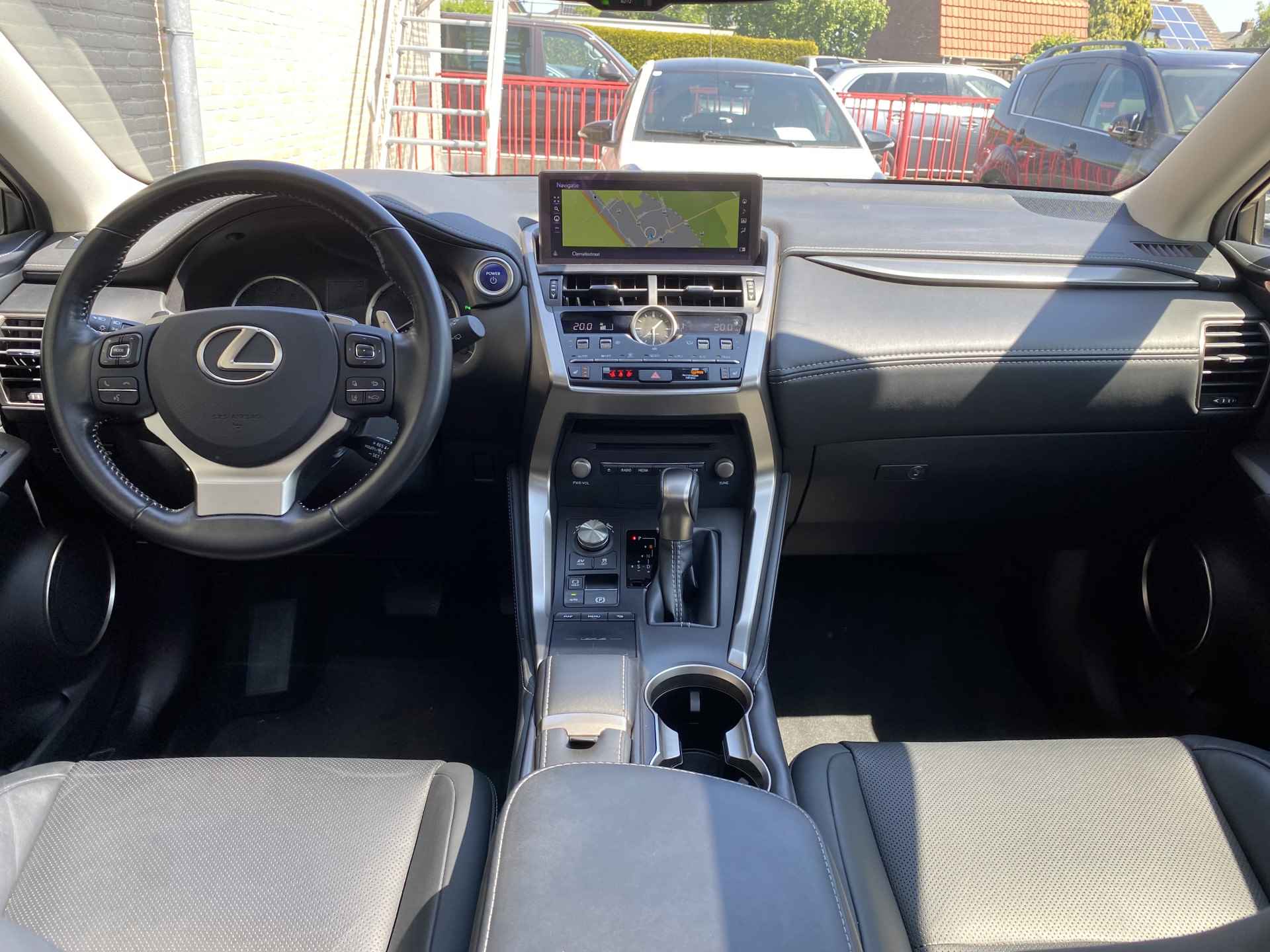 Lexus NX 300h AWD hybrid Luxury Edition | dealer onderhouden | panoramadak | navigatie | leder interieur | wifi | camera - 19/40