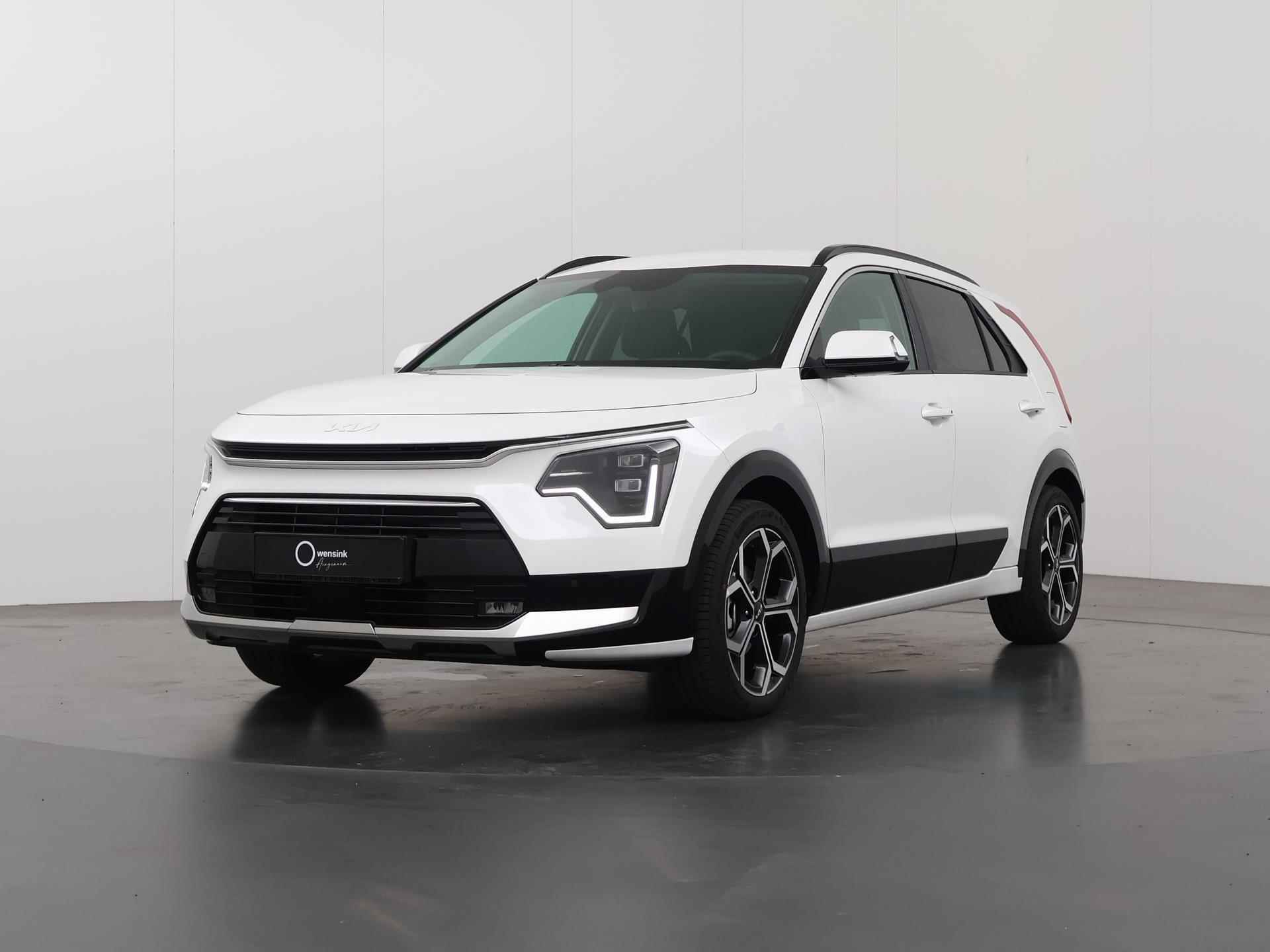 Kia Niro HEV 1.6 GDi Hybrid DynamicPlusLine Edition | Actieprijs van €39850 voor €34835 | 1300KG Trekgewicht | Nieuwe auto | Harman Kardon Audio | 18” lichtmetalen velgen | Stoel/Stuurwielverwarming | Headup Display | Elektrisch Bedienbare Achterklep - 50/50