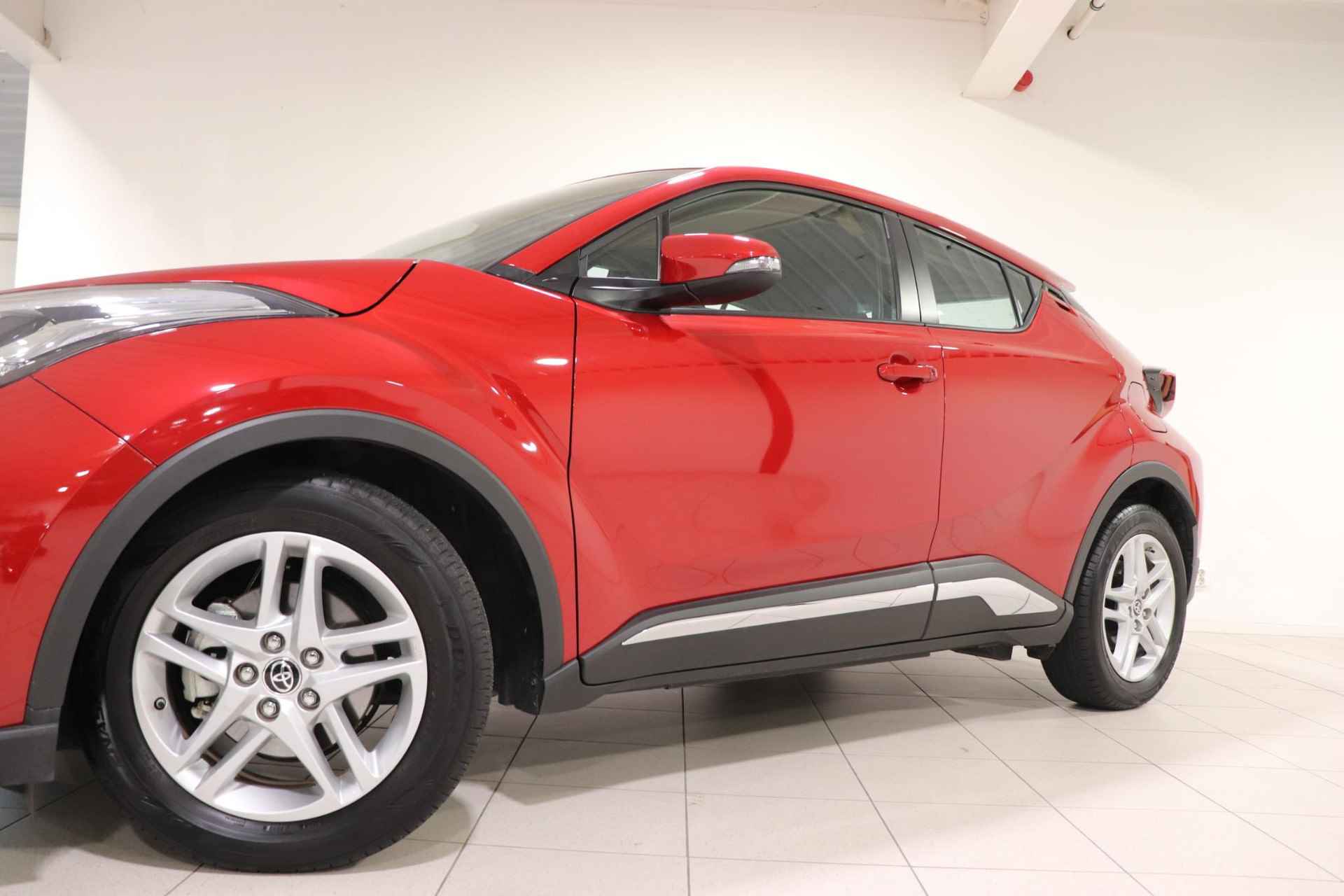 Toyota C-HR 1.8 Hybrid Active Chrome Pack, LM velgen, Apple Carplay/Android Auto, Parkeercamera, Cruise & Climate control! - 12/32