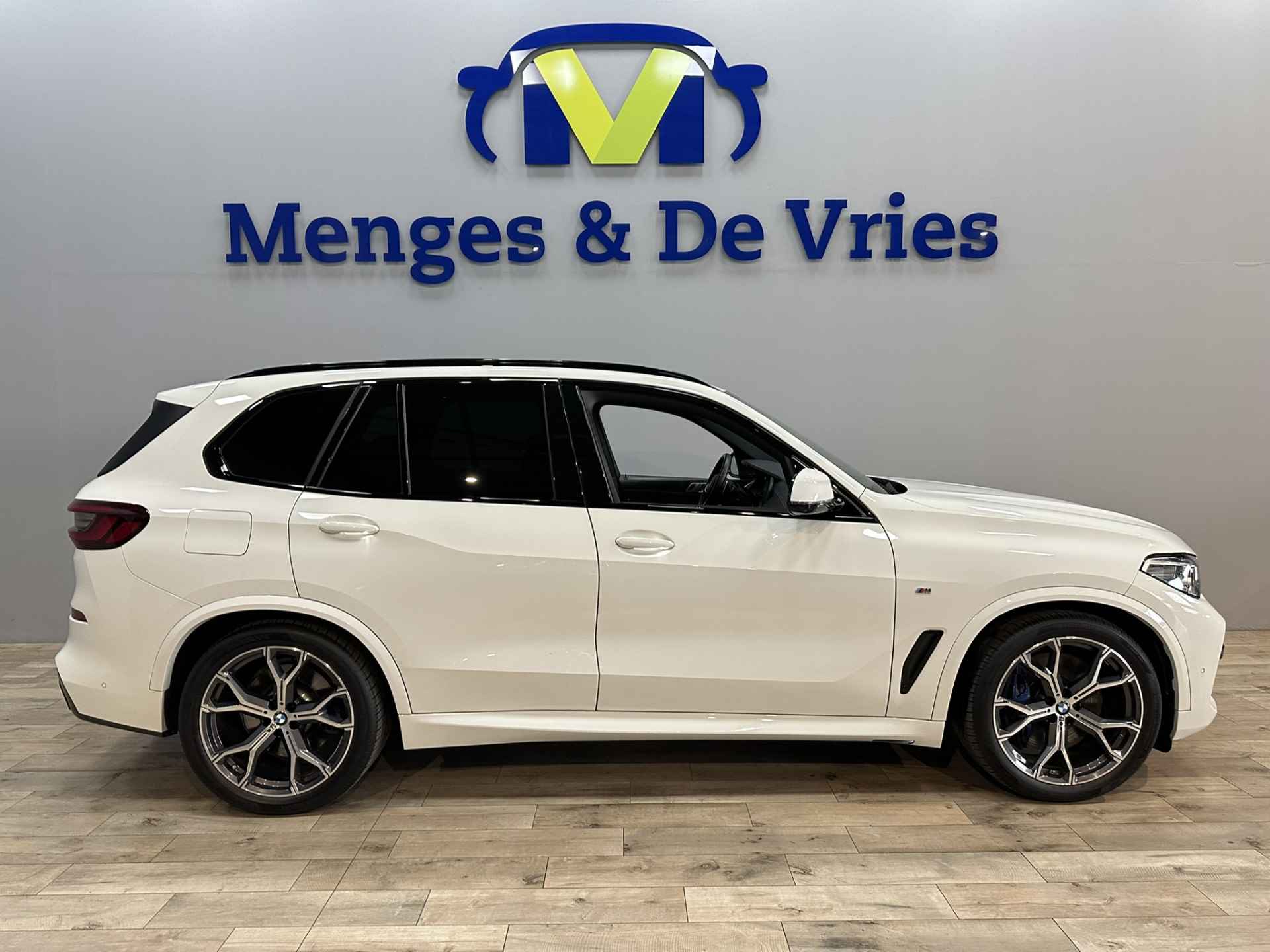 BMW X5 xDrive45e High Executive M Sport | Laser LED | Sky Lounge | Sportstoelen | Luchtvering | 360 Camera | Trekhaak | Adaptive Cruise | Harman Kardon | Apple Carplay | Isofix | NAP | - 2/60