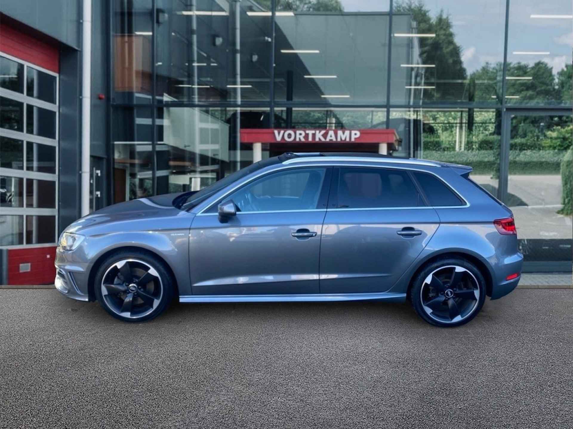 AUDI A3 1.4 E-TRON S-LINE RS-SEATS/PANO-DAK/B&amp;O/NAVI/CRUISE/STOELVERW - 8/24