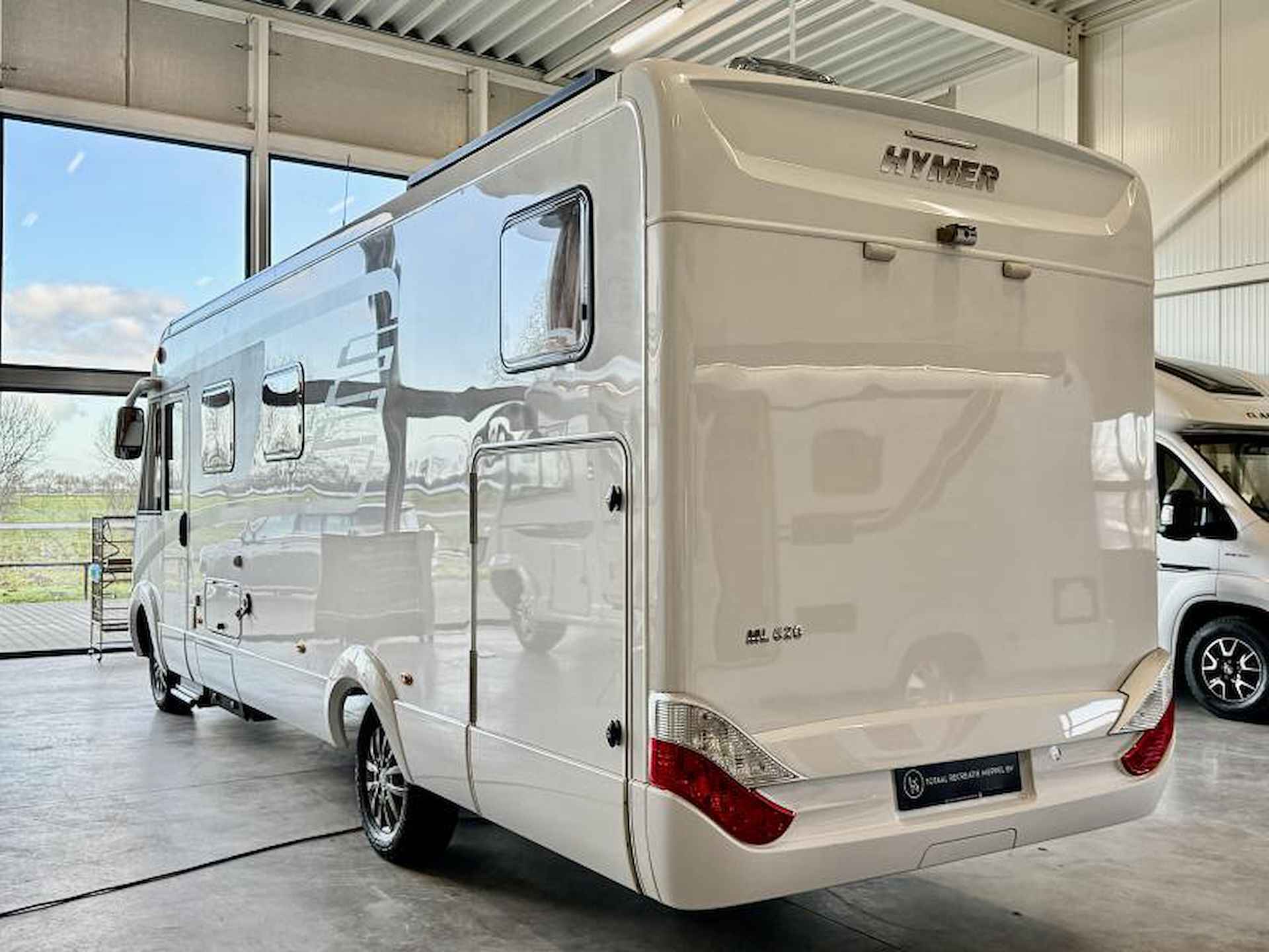 Hymer B ML I  Hymer B MLI 620 Automaat - 6/22