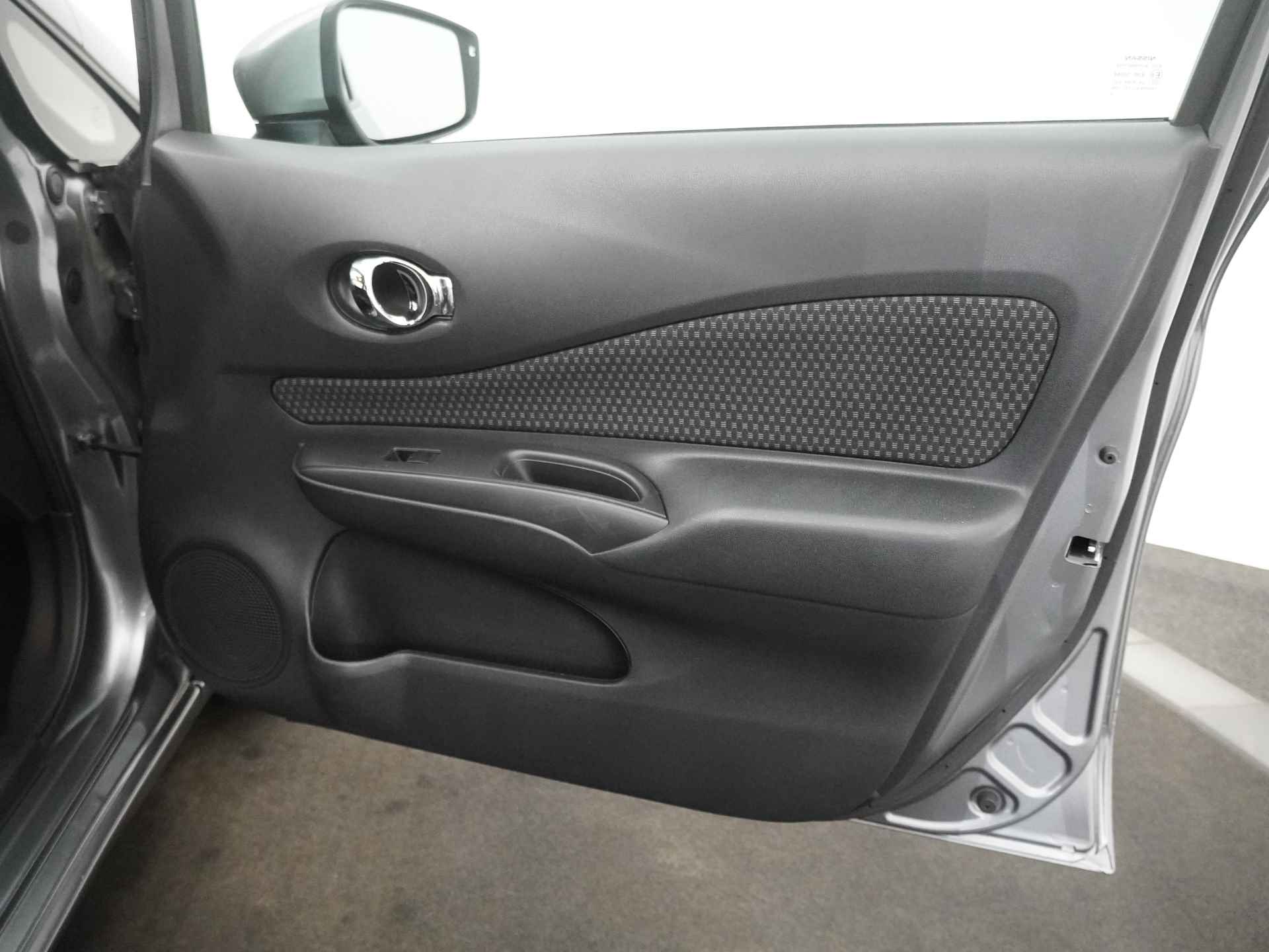 Nissan Note 1.2 Connect Edition Navigatie  - Cruise - Cilma - Keyless - Licht metaal 12 maanden Bovag garantie - 36/42