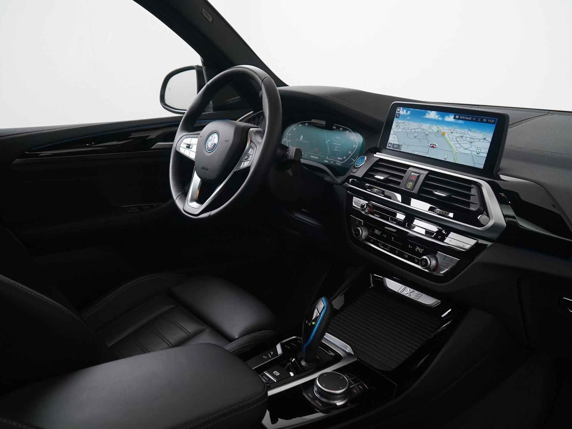 BMW iX3 High Executive Shadow | Panoramadak | Harman/Kardon | 360 Camera | HUD | Zondag Open! - 2/45