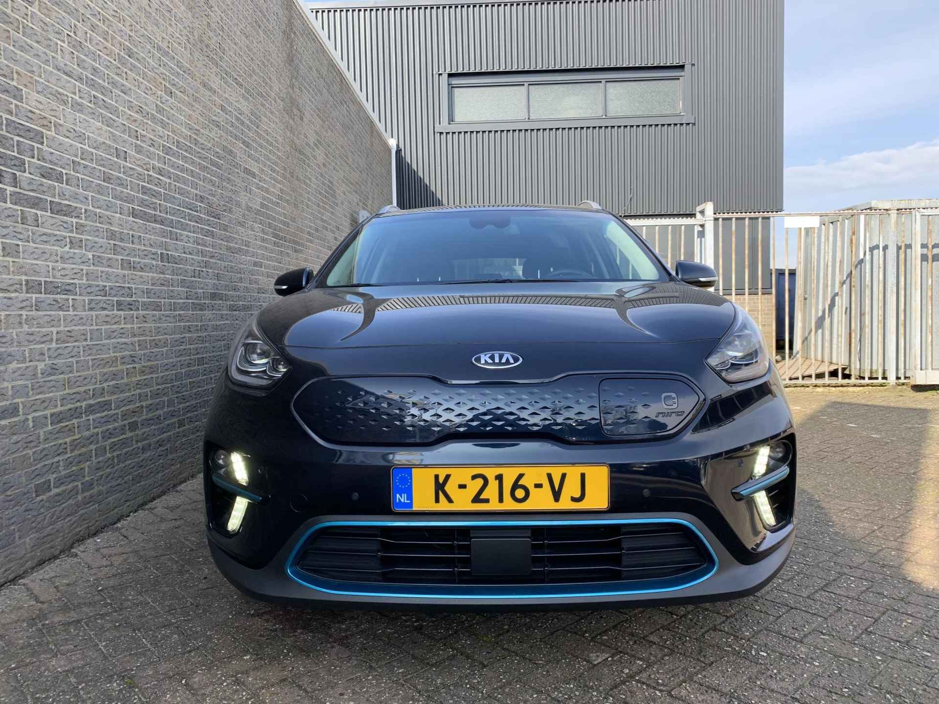 Kia Niro ExecutiveLine 64 kWh 3 FASE | Open dak | Leder | Stoelventilatie | Stoel/stuurverw. | Memory Seats | JBL | LMV 17 inch | Trekhaak - 4/28