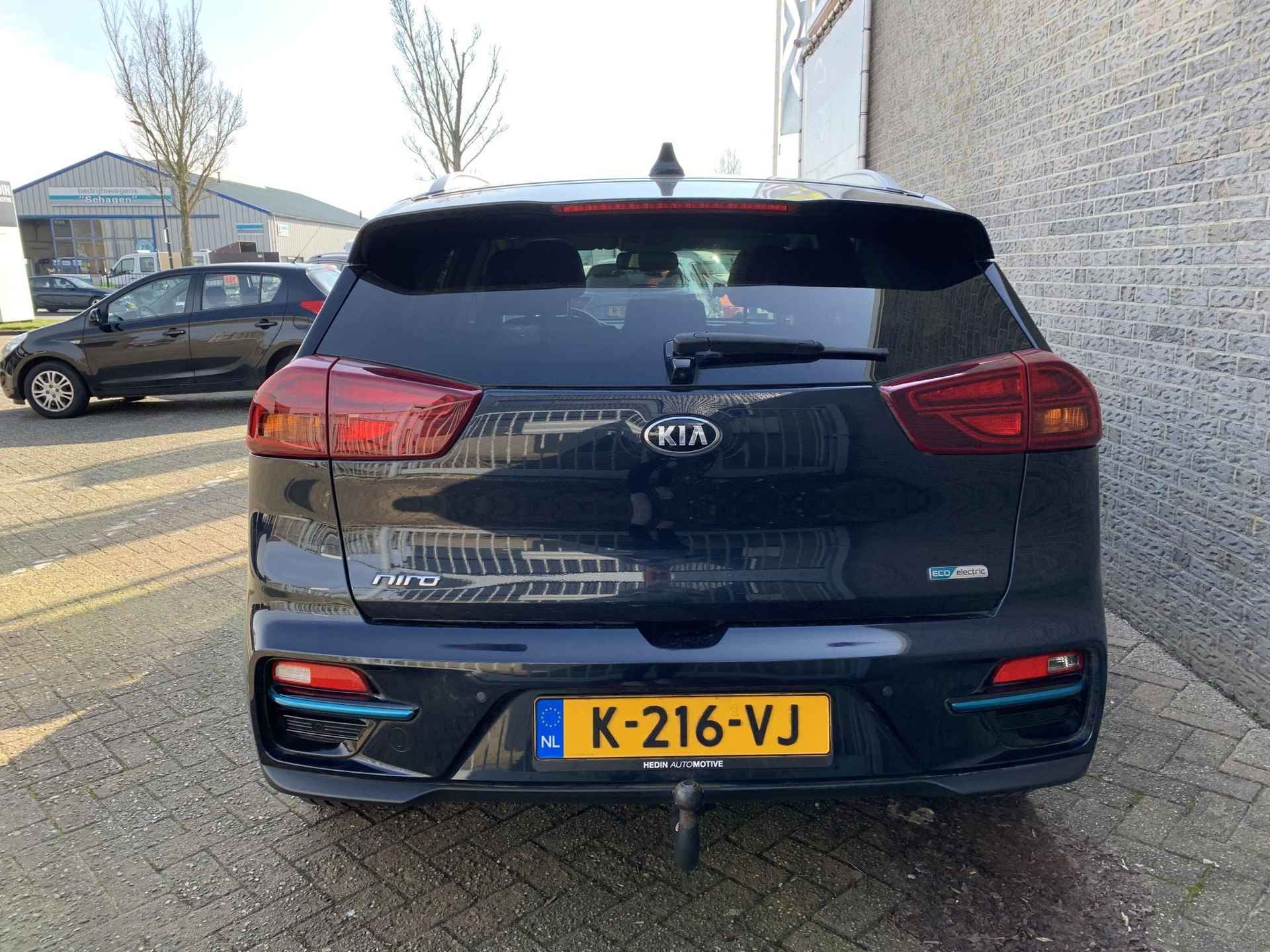 Kia Niro ExecutiveLine 64 kWh 3 FASE | Open dak | Leder | Stoelventilatie | Stoel/stuurverw. | Memory Seats | JBL | LMV 17 inch | Trekhaak - 9/28