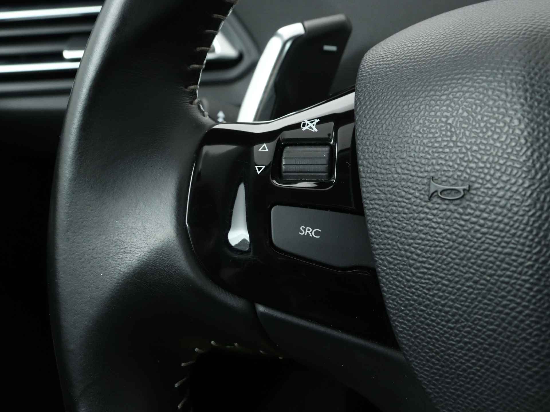 Peugeot 308 1.2 PureTech Blue Lease Premium | Lederen bekleding met stoelverwarming | Navigatie | Panoramadak | - 18/41