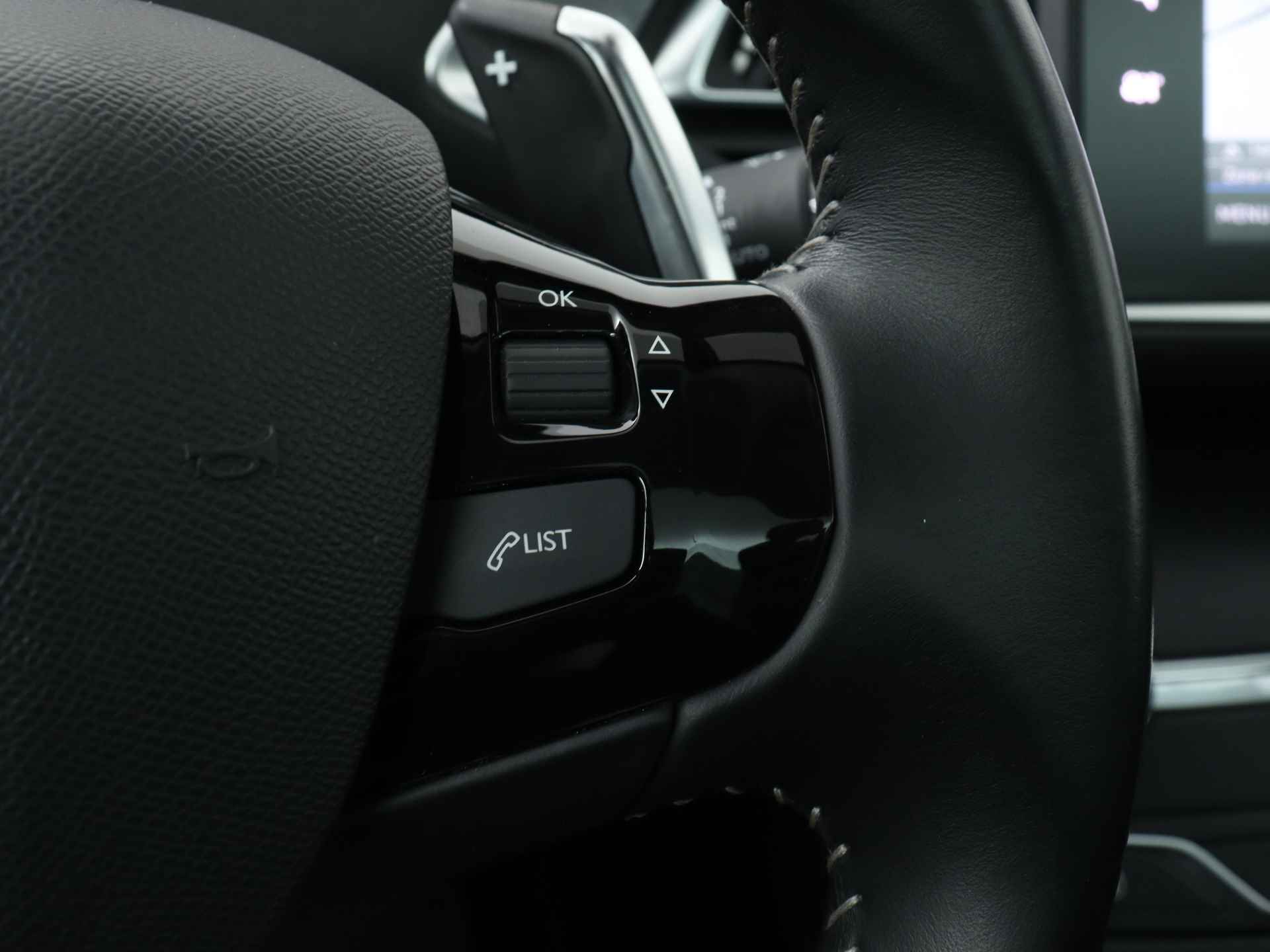 Peugeot 308 1.2 PureTech Blue Lease Premium | Leren bekleding met stoelverwarming | Navigatie | Panoramadak | - 19/41