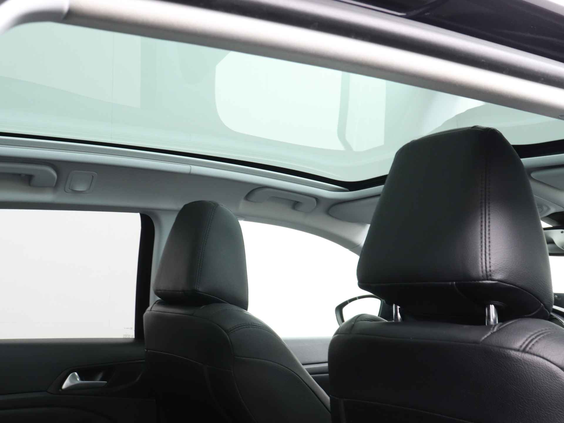 Peugeot 308 1.2 PureTech Blue Lease Premium | Lederen bekleding met stoelverwarming | Navigatie | Panoramadak | - 27/41