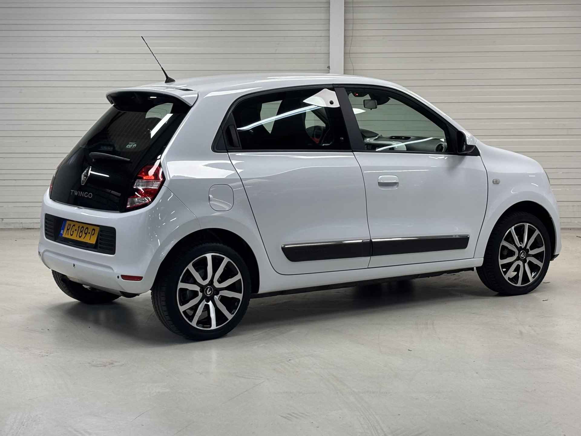 Renault Twingo 1.0 SCe Intens Automaat / 16" Lmv / Navigatie / Achterruitrijcamera - 3/27