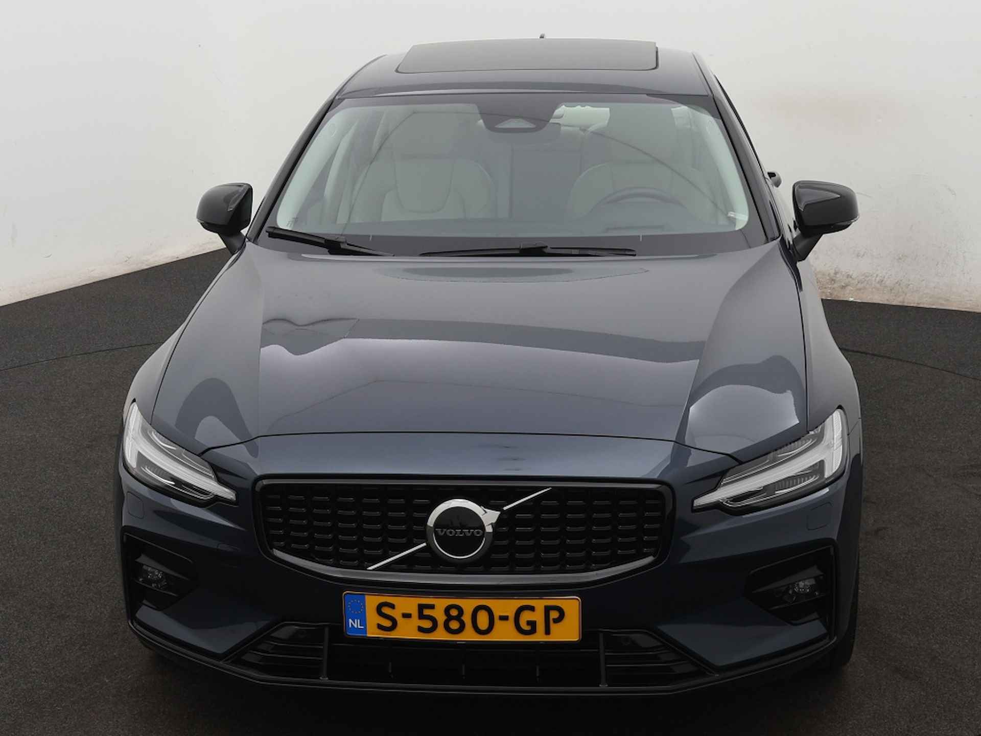 Volvo S60 2.0 B4 Ultimate Dark - 9/48