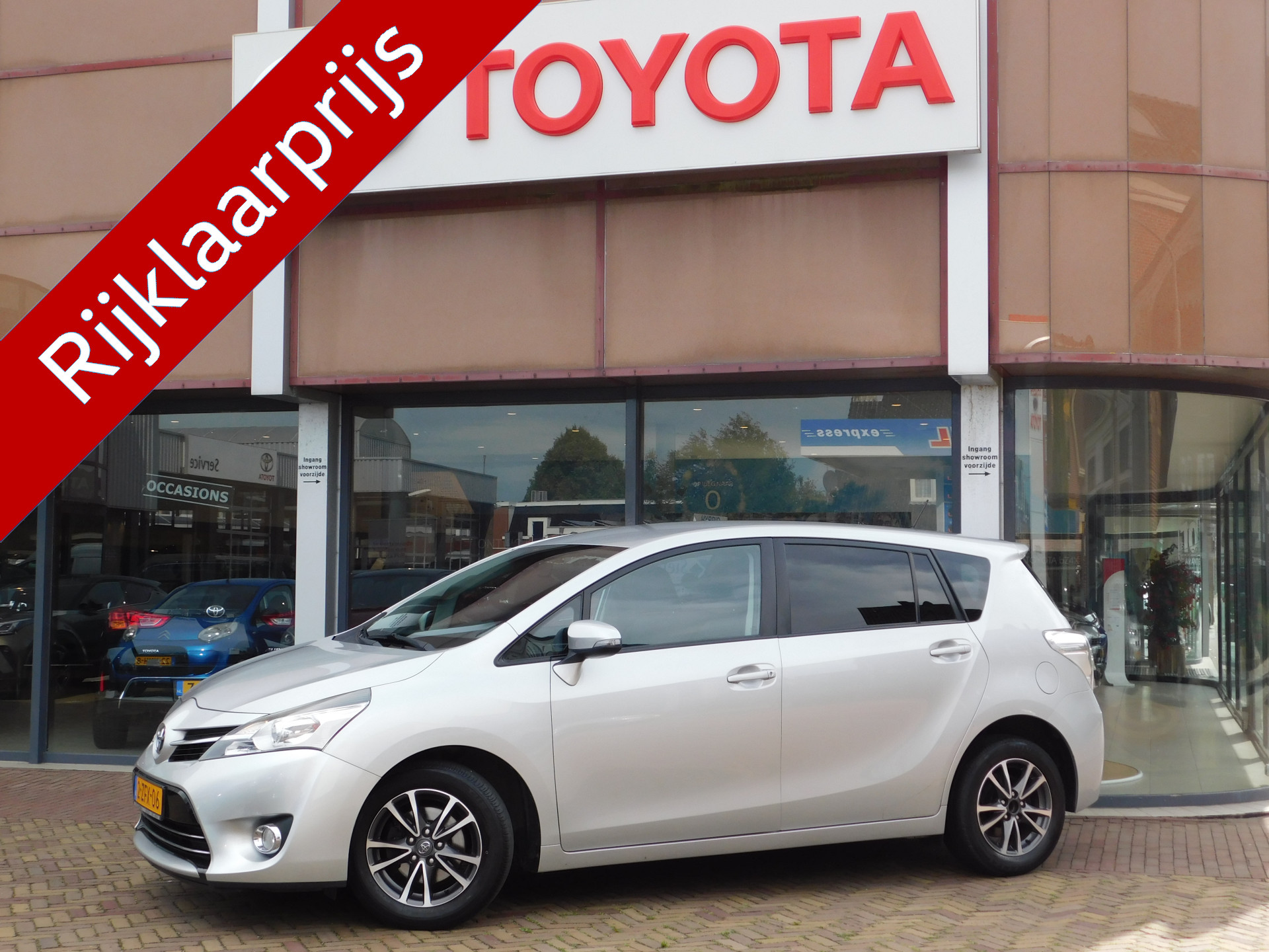 Toyota Verso 1.8 VVT-i Business TREKHAAK / NAVIGATIE