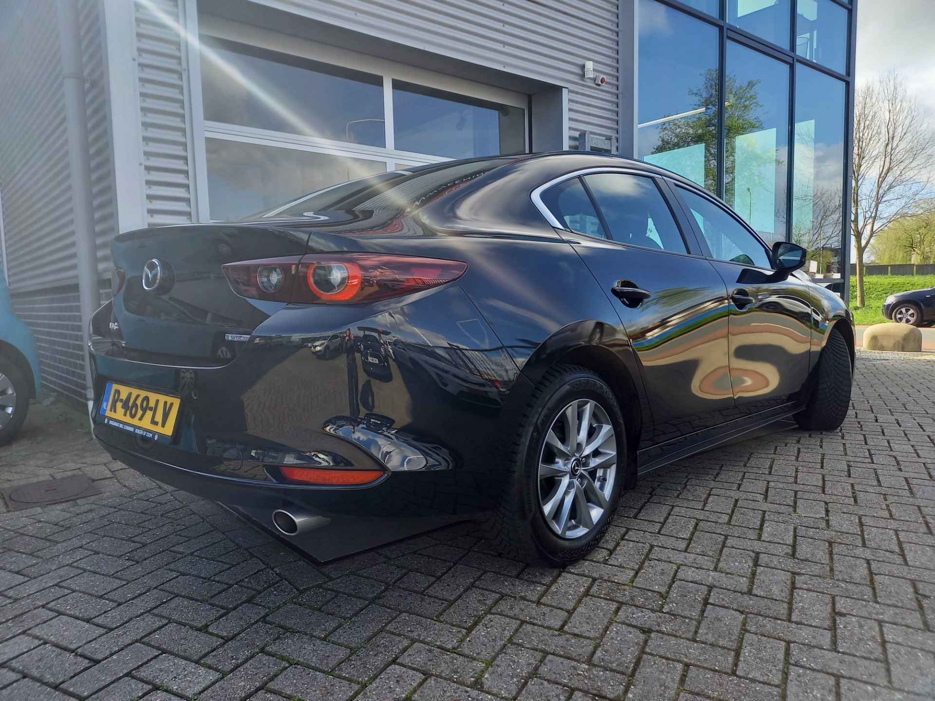 Mazda 3 2.0 e-SkyActiv-G M Hybrid 122 - 1 EIGENAAR - NL AUTO - CARPLAY / ANDROID - PDC - LED - 6/56