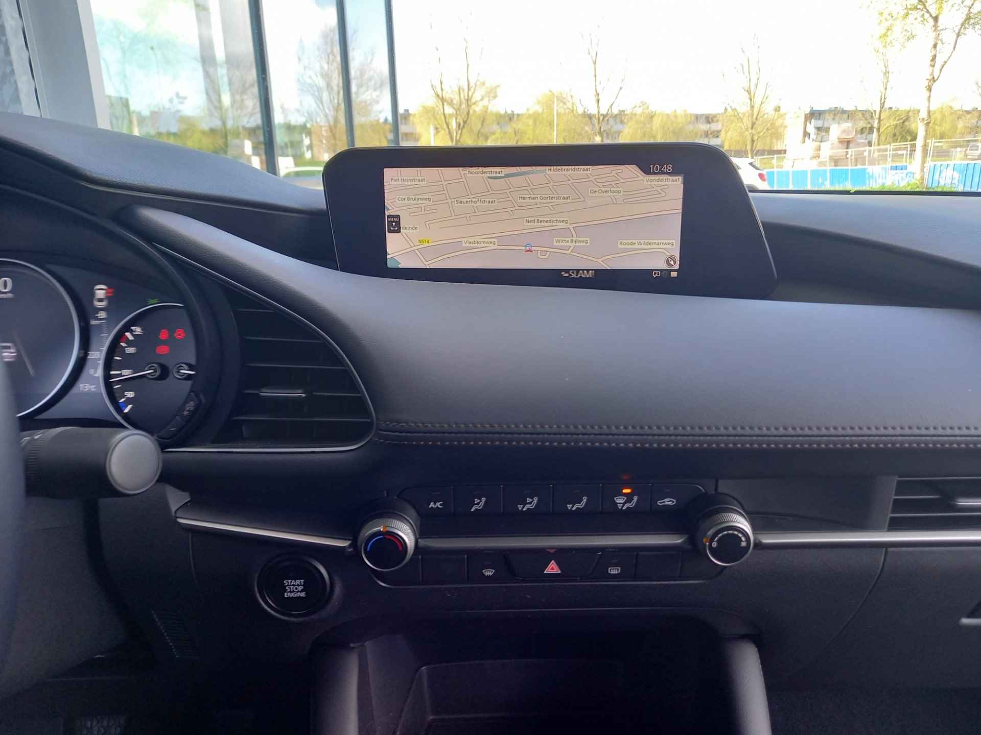 Mazda 3 2.0 e-SkyActiv-G M Hybrid 122 - 1 EIGENAAR - NL AUTO - CARPLAY / ANDROID - PDC - LED - 26/56