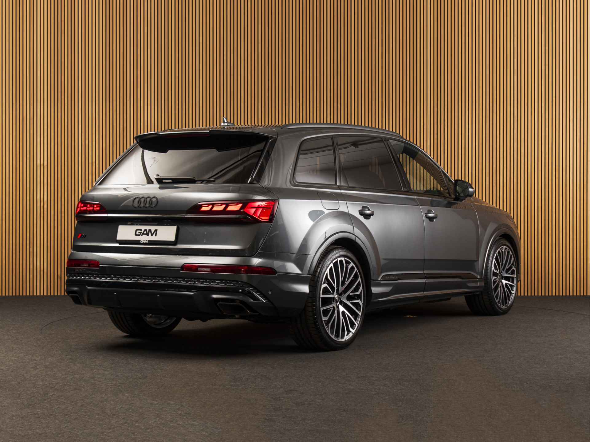 Audi Q7 60 TFSI e quattro Competition B&O-22"-PANO-TOUR-CITY-PARKING - 5/32