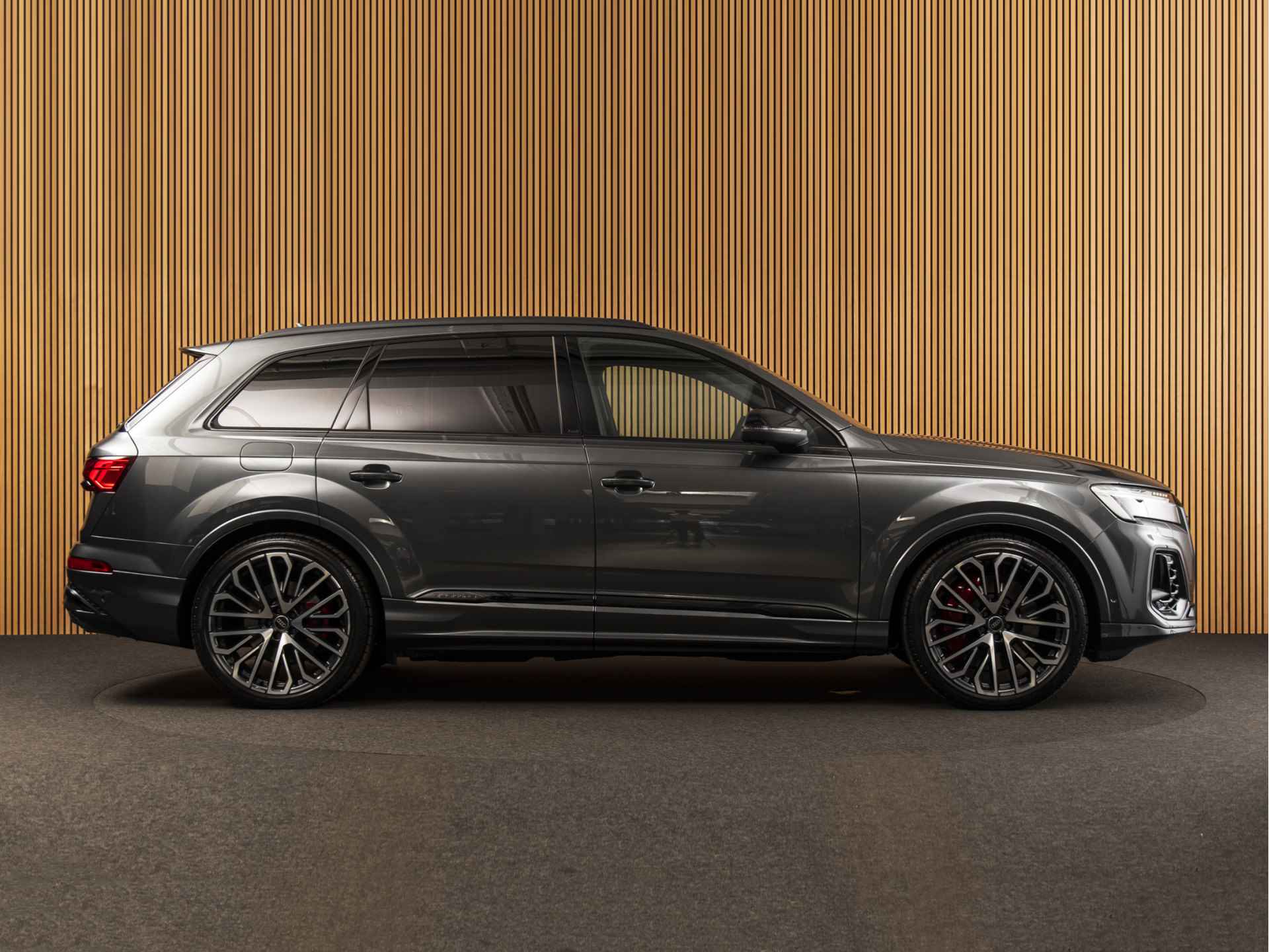 Audi Q7 60 TFSI e quattro Competition B&O-22"-PANO-TOUR-CITY-PARKING - 6/32