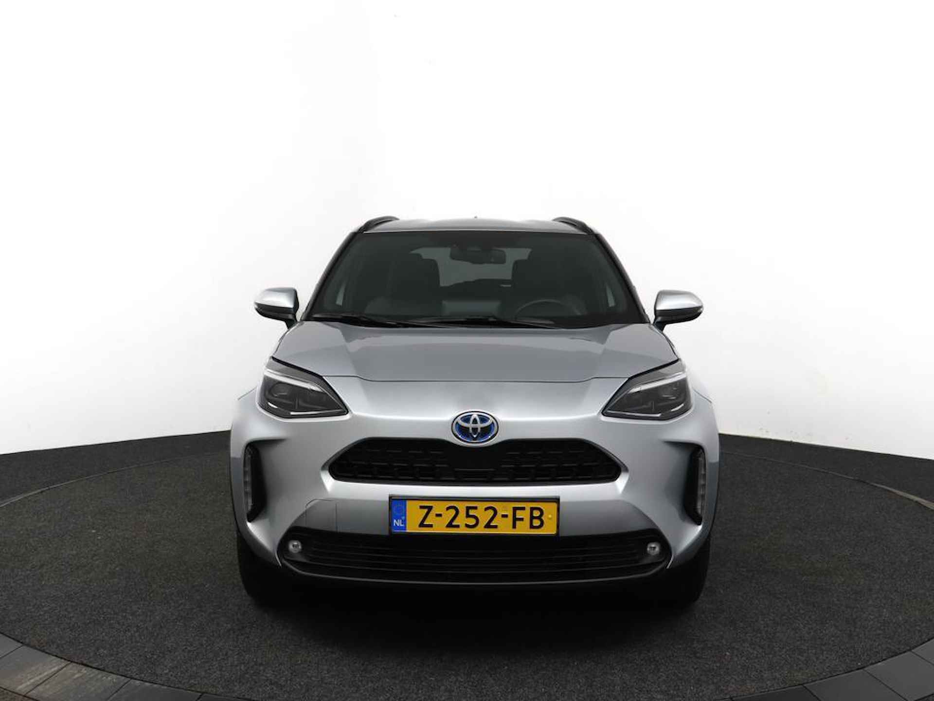 Toyota Yaris Cross 1.5 Hybrid Dynamic | Lichtmetalen Velgen | Automaat | Hoogzitter | Camera | 10 jaar garantie! | - 16/49