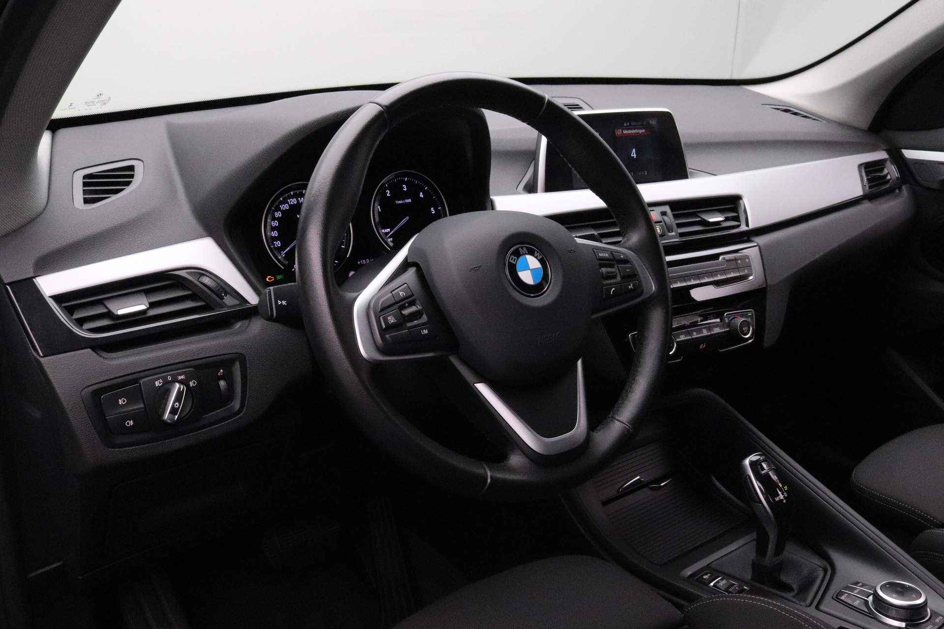 BMW X1 sDrive20d Executive | Sportstoelen | Navigatiesysteem | Elektrische achterklep | Climaat control | - 14/24