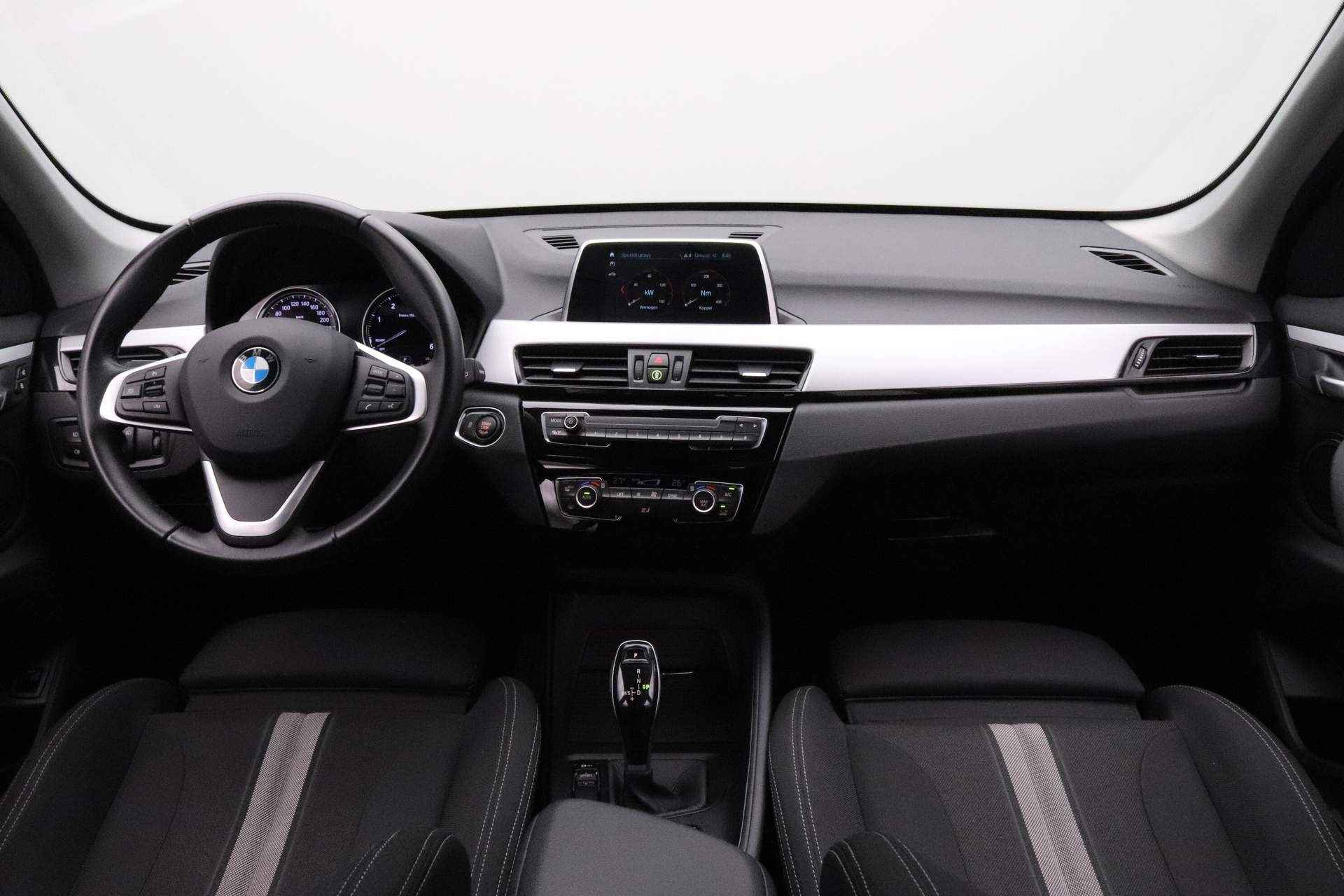 BMW X1 sDrive20d Executive | Sportstoelen | Navigatiesysteem | Elektrische achterklep | Climaat control | - 22/24