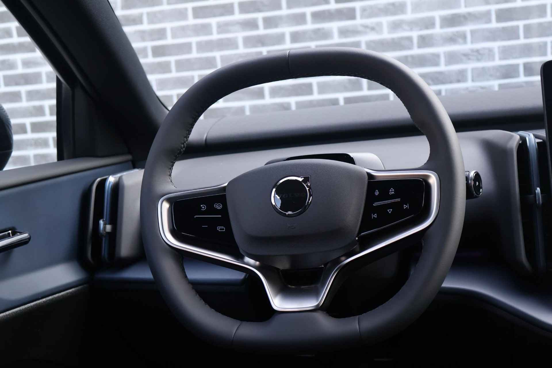 Volvo EX30 Single Motor Extended Range Plus 69 kWh Sepp subsidie | Harman Kardon | dak in contrastkleur | Adaptieve cruise control | Keyless entry | - 14/22