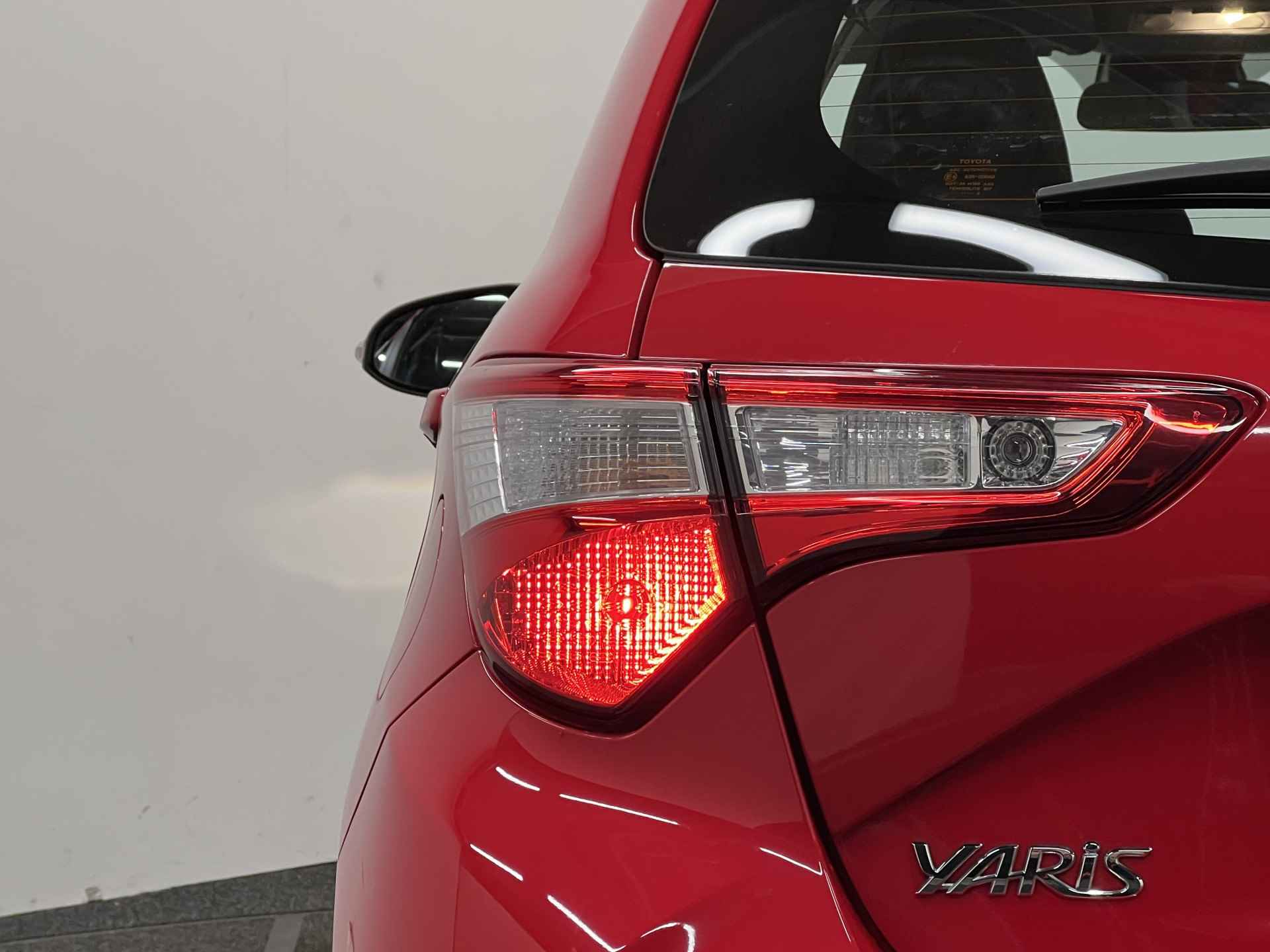Toyota Yaris 1.5 Hybrid Active | AIRCO | CRUISE CONTROL | CAMERA | BLUETOOTH | - 10/35