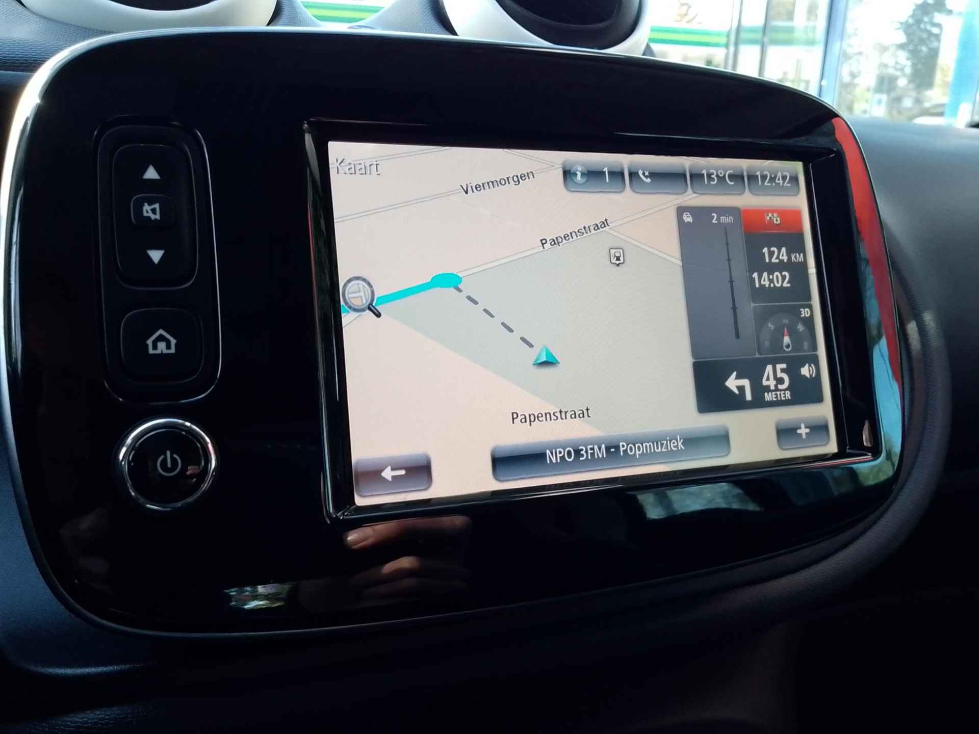 smart fortwo EQ Essential 18 kWh | Navigatie | Panodak | Climate Control - 12/17