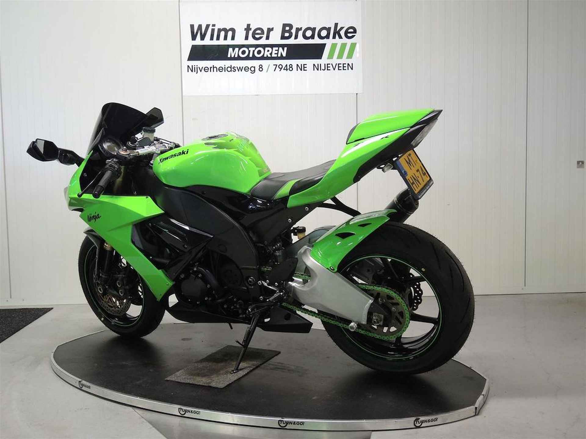 Kawasaki Ninja ZX-10R - 8/22