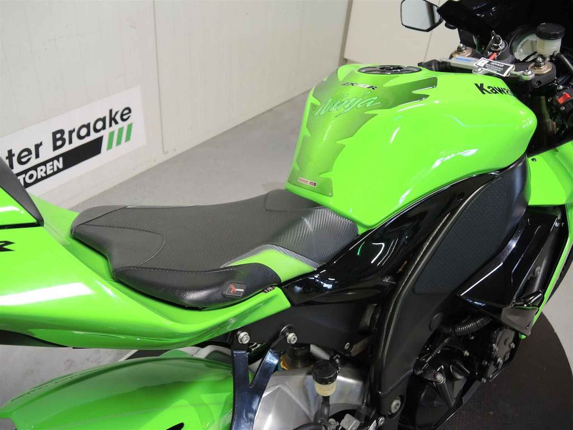 Kawasaki Ninja ZX-10R - 21/22