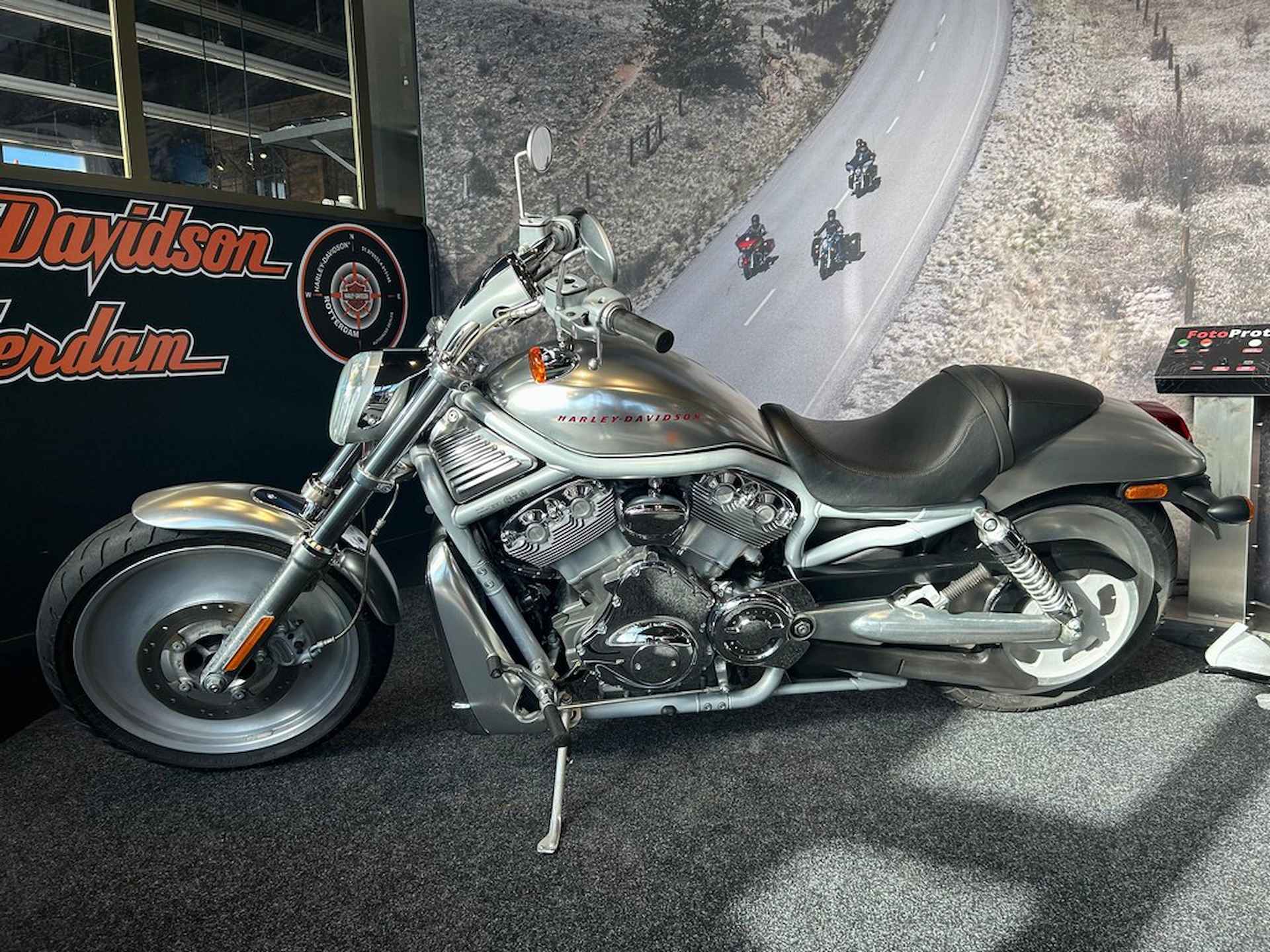 Harley-Davidson VRSCA V-ROD - 2/9