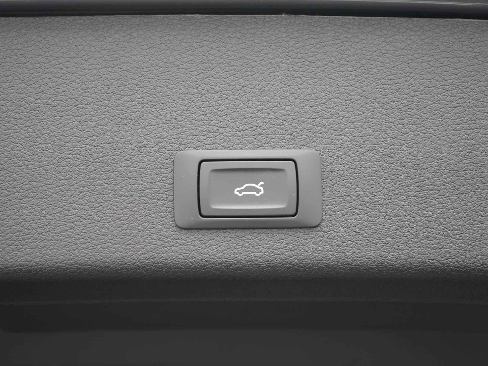 Audi e-tron 55 quattro Advanced edition Plus 95 kWh Navi | Clima | Adaptive Cruise | LED | Ambiance Verlichting | Trekhaak (Afneembaar) - 50/57