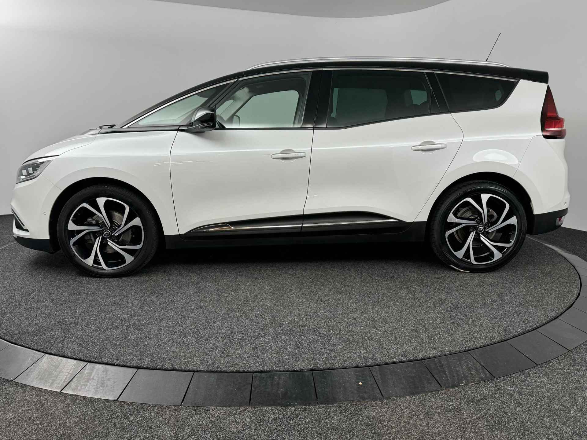 Renault Grand Scénic 1.3 TCe 140 Bose | 7-Persoons | Achteruitrijcamera | Dodehoekdetectie - 15/52