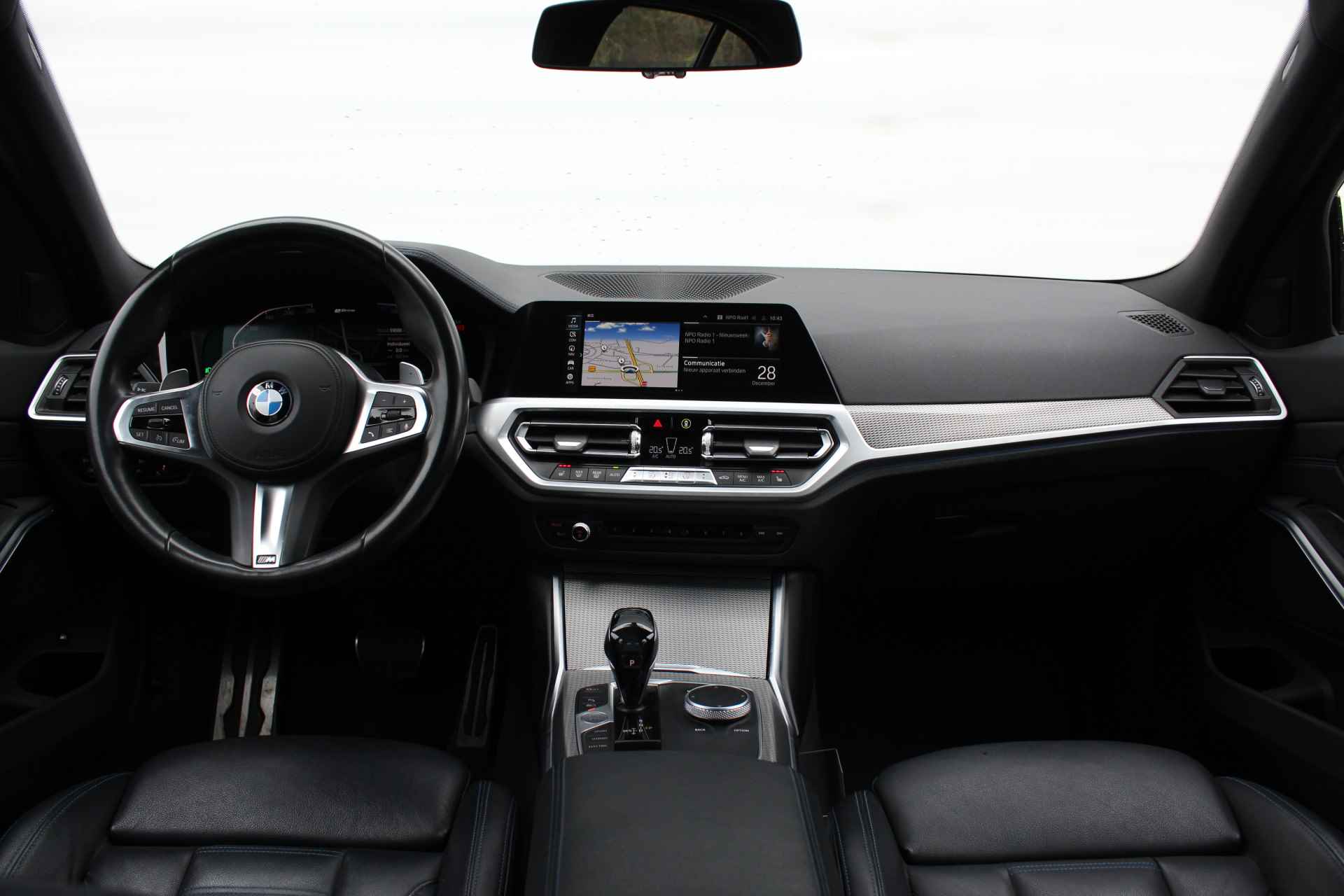 BMW 3-serie 330e High Executive M Sport Automaat / Sportstoelen / Stoelverwarming / Laserlicht / Cruise Control / Parking Assistant / Head-Up / Live Cockpit Professional - 11/29