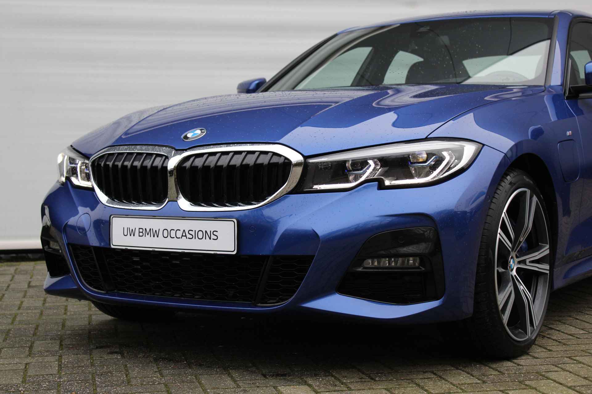 BMW 3-serie 330e High Executive M Sport Automaat / Sportstoelen / Stoelverwarming / Laserlicht / Cruise Control / Parking Assistant / Head-Up / Live Cockpit Professional - 17/29