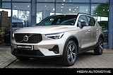 Volvo XC40 2.0 B4 Plus Dark 2000 KG trekgewicht! | Trekhaak | Power Seats elektrisch verstelbaar | Harman / Kardon Audio | Adaptive Cruise Control | Google Services | Parkeercamera | Stoel + Stuurverwarming | Elektrische achterklep