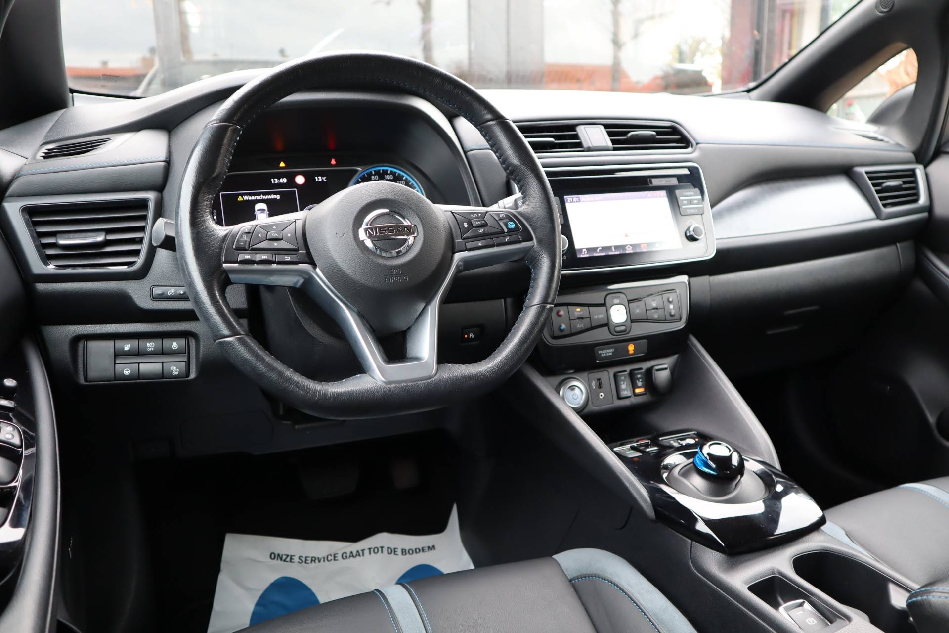 Nissan Leaf Tekna 40 kWh | 360 Camera | Parelmoer | Lederen Bekleding | Apple Carplay | Zwart Dak - 4/46