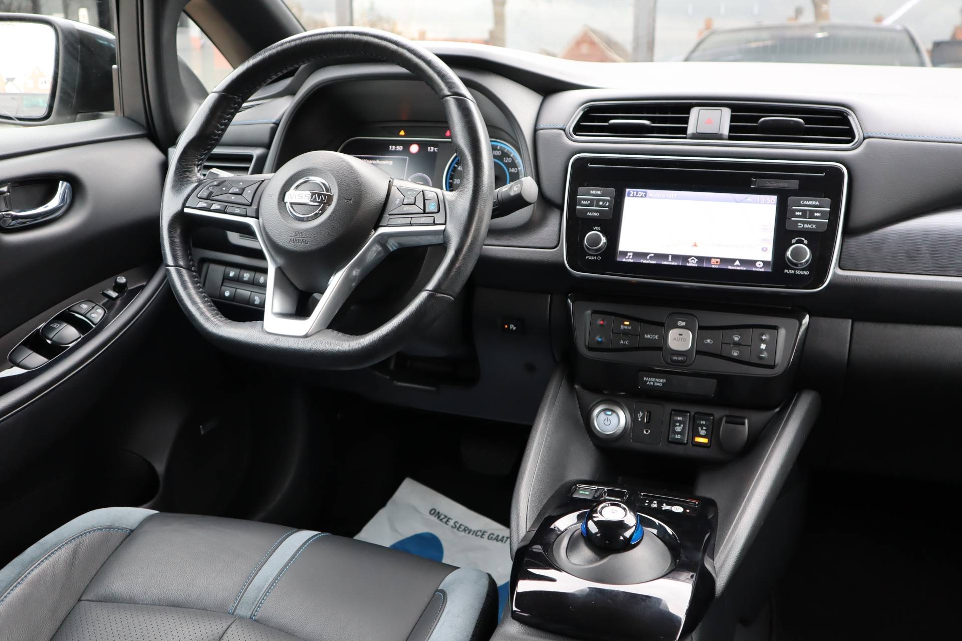 Nissan Leaf Tekna 40 kWh | 360 Camera | Parelmoer | Lederen Bekleding | Apple Carplay | Zwart Dak - 10/46